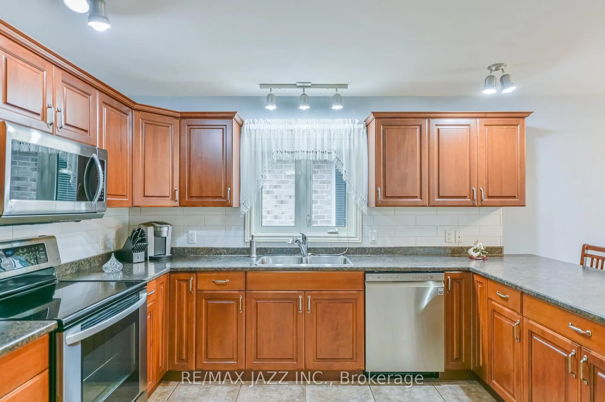 33 Ashwood Crescent