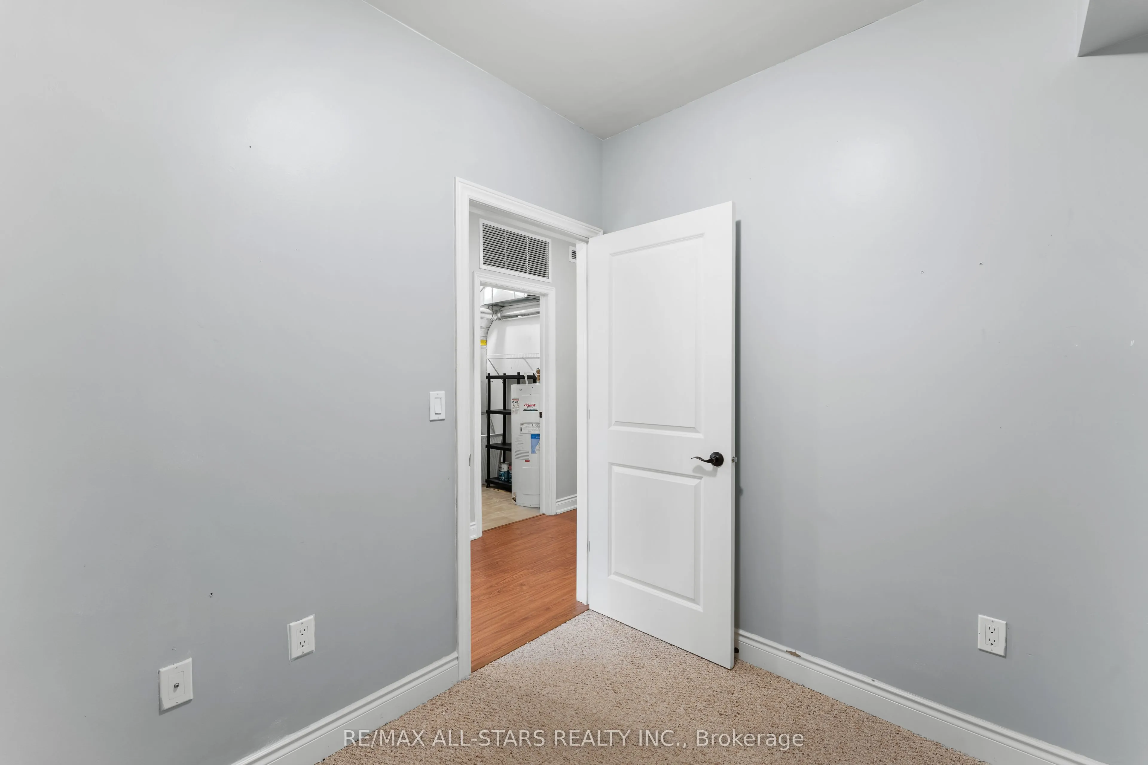94 Francis Street W #104