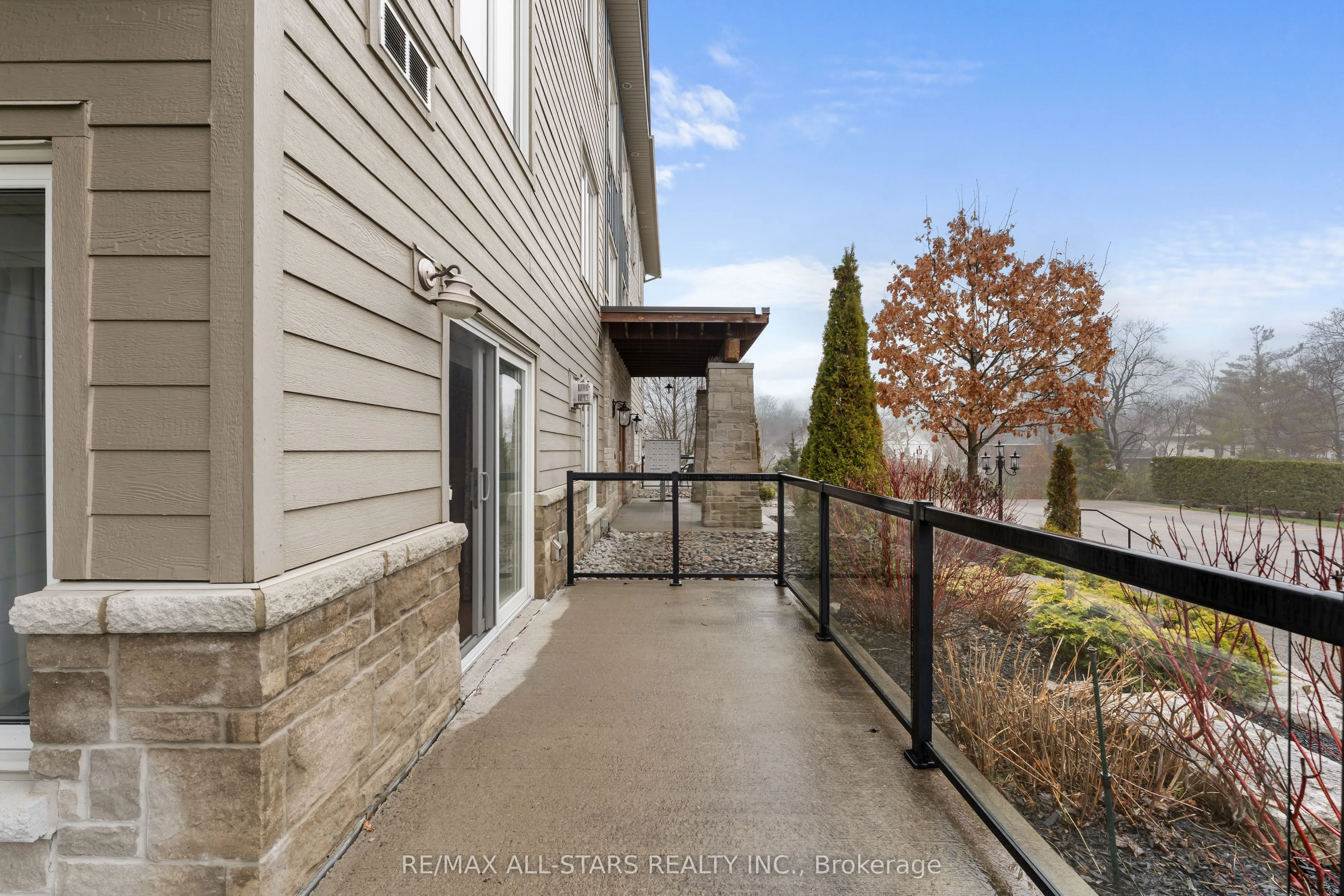94 Francis Street W #104