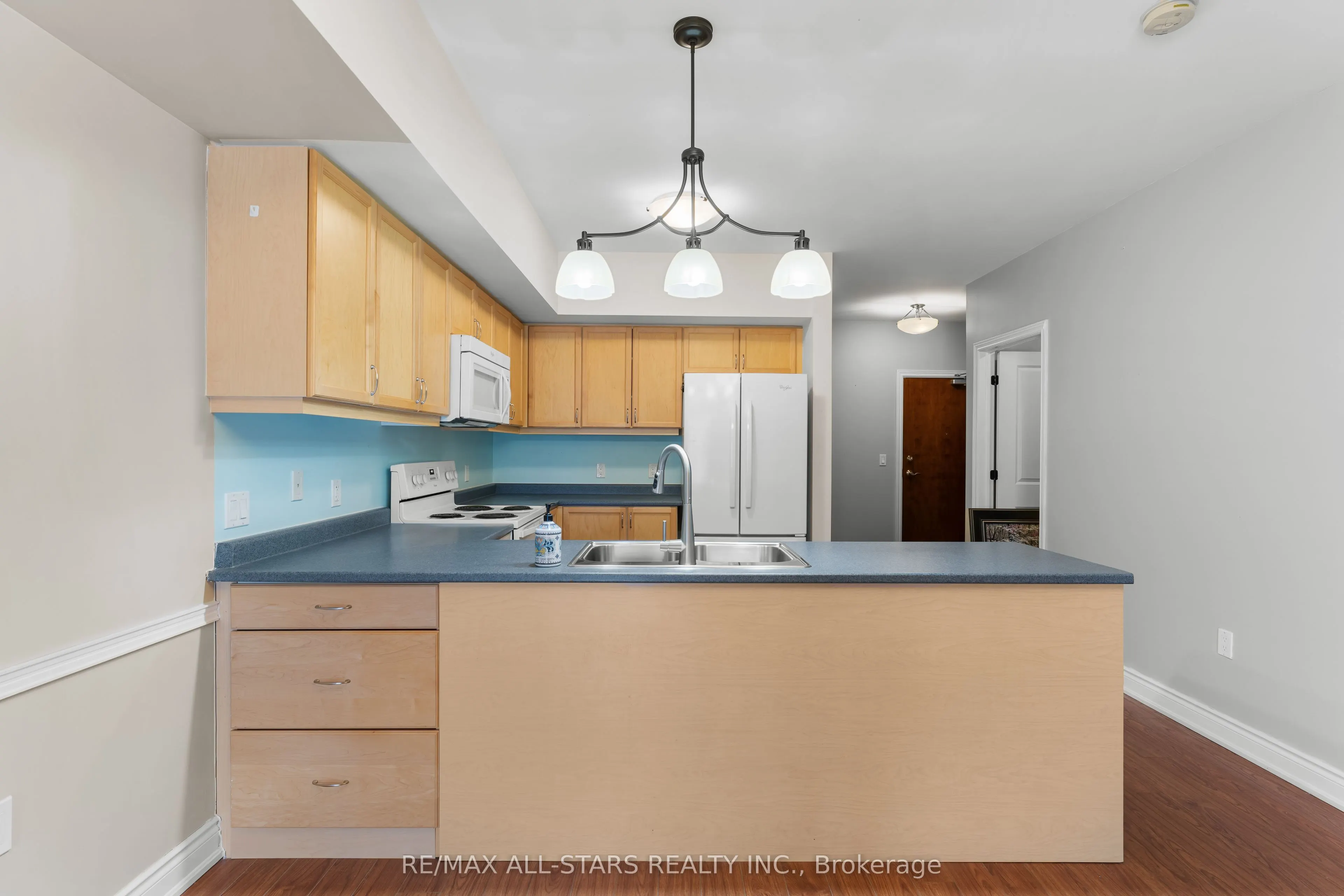 94 Francis Street W #104