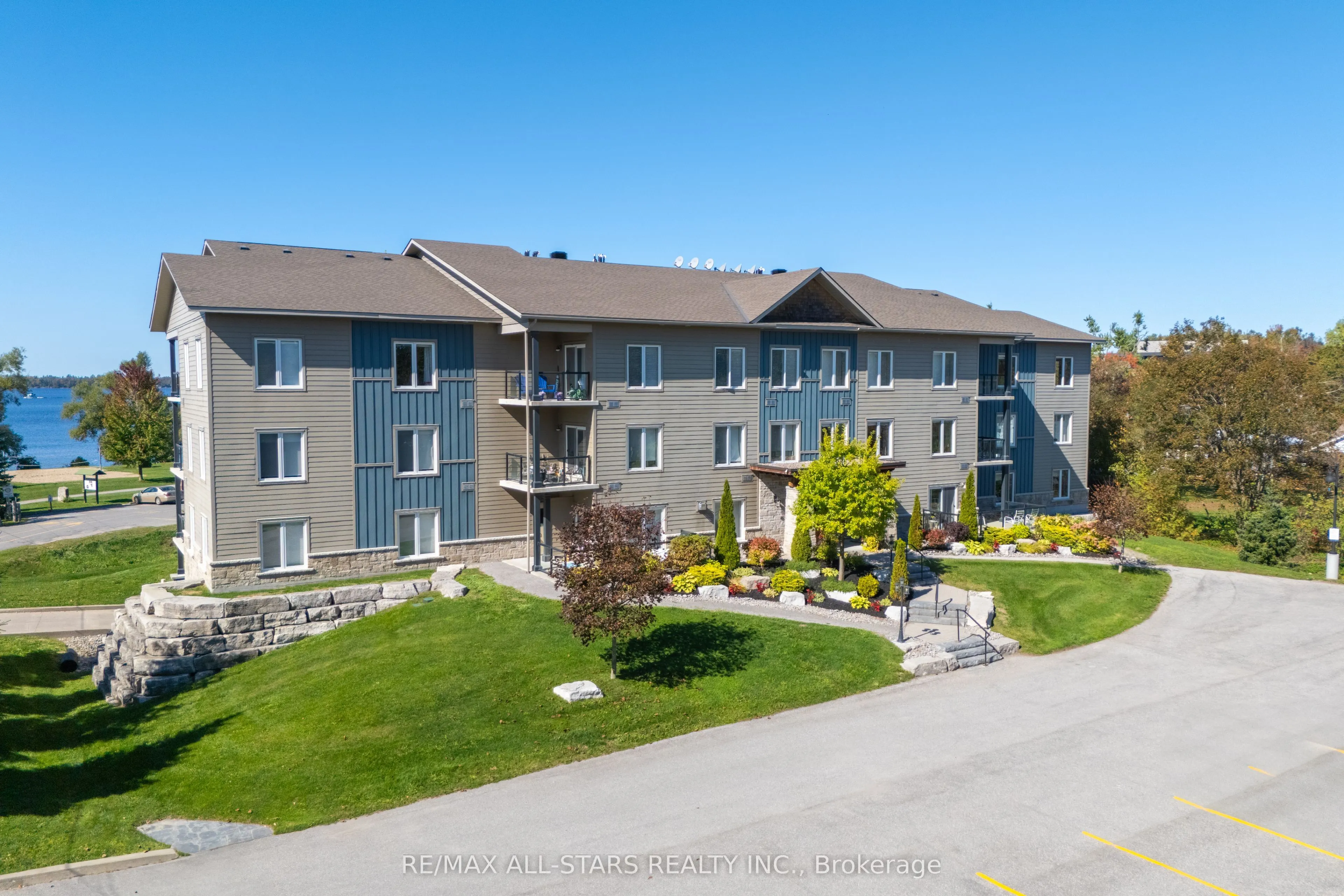 94 Francis Street W #104