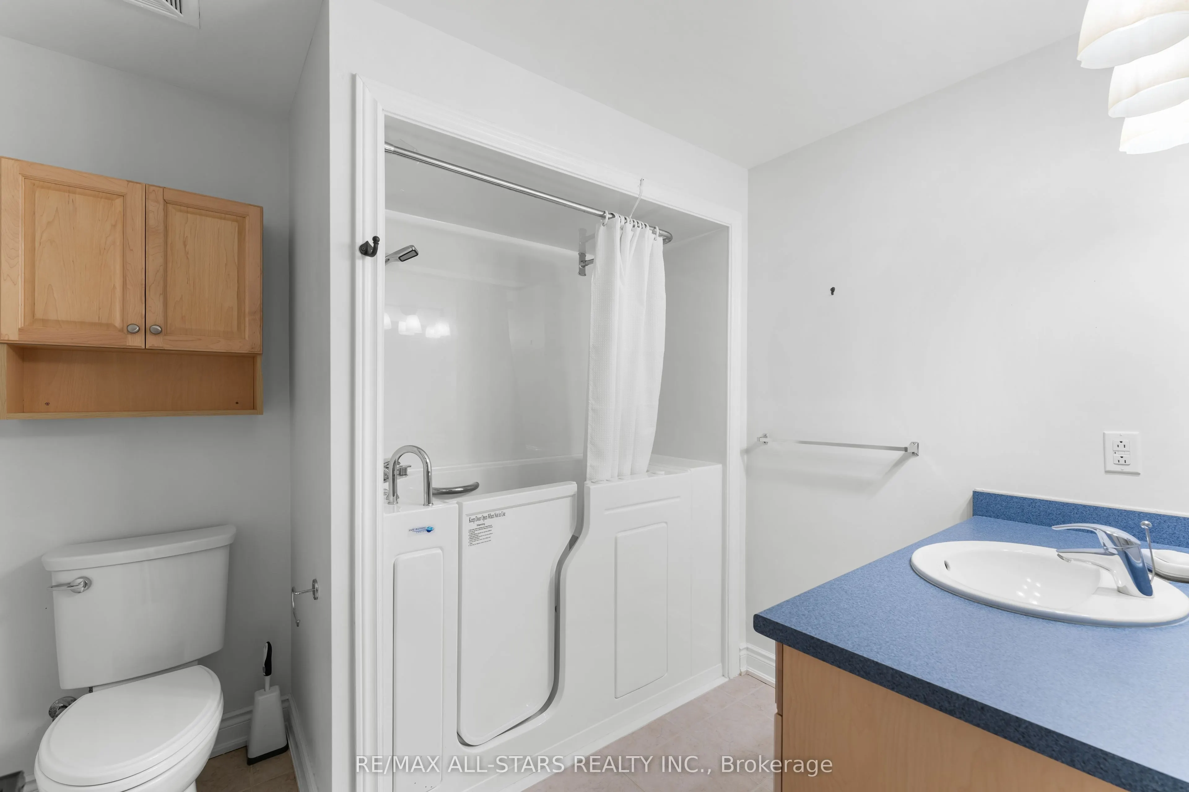 94 Francis Street W #104