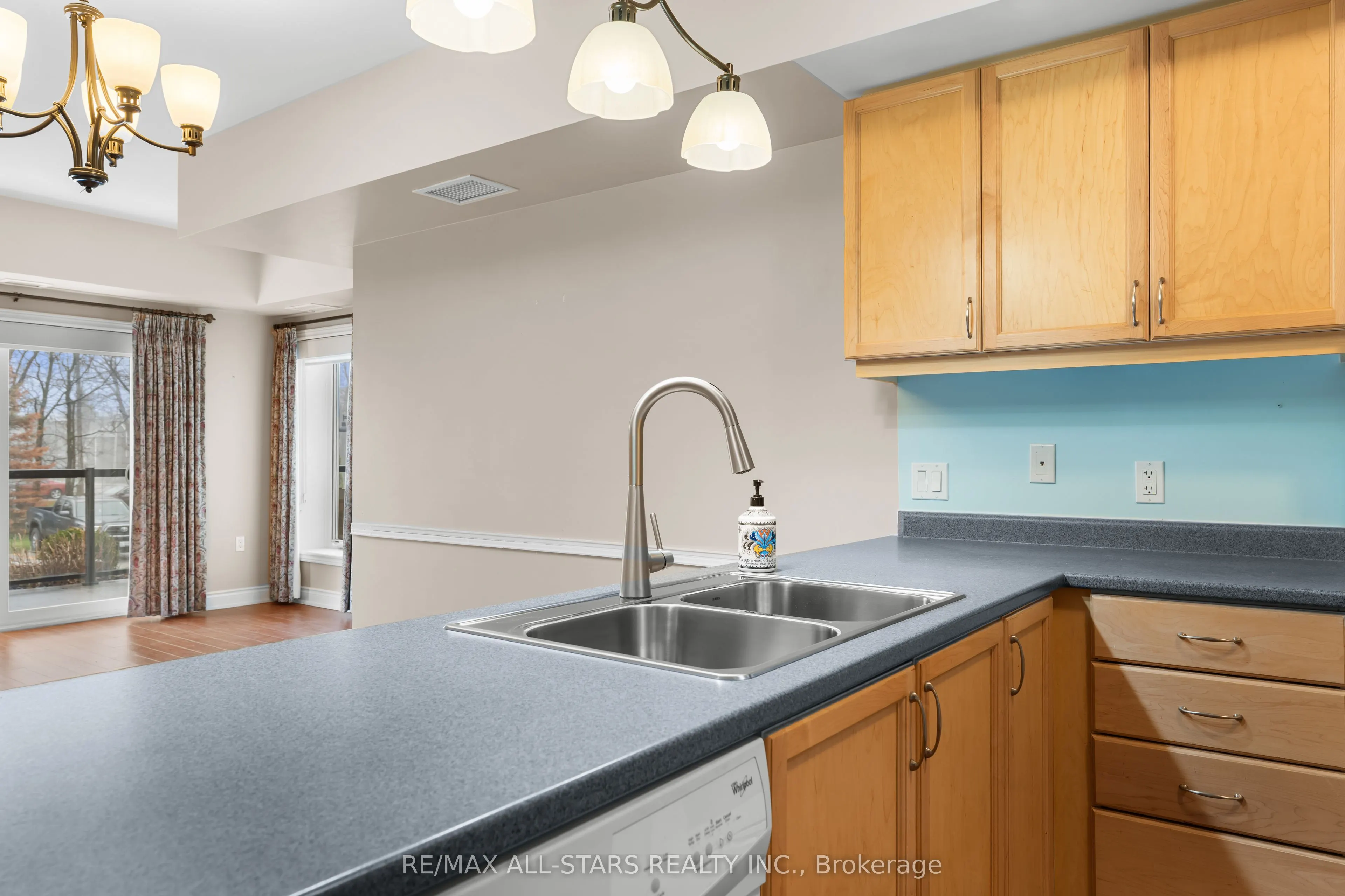 94 Francis Street W #104