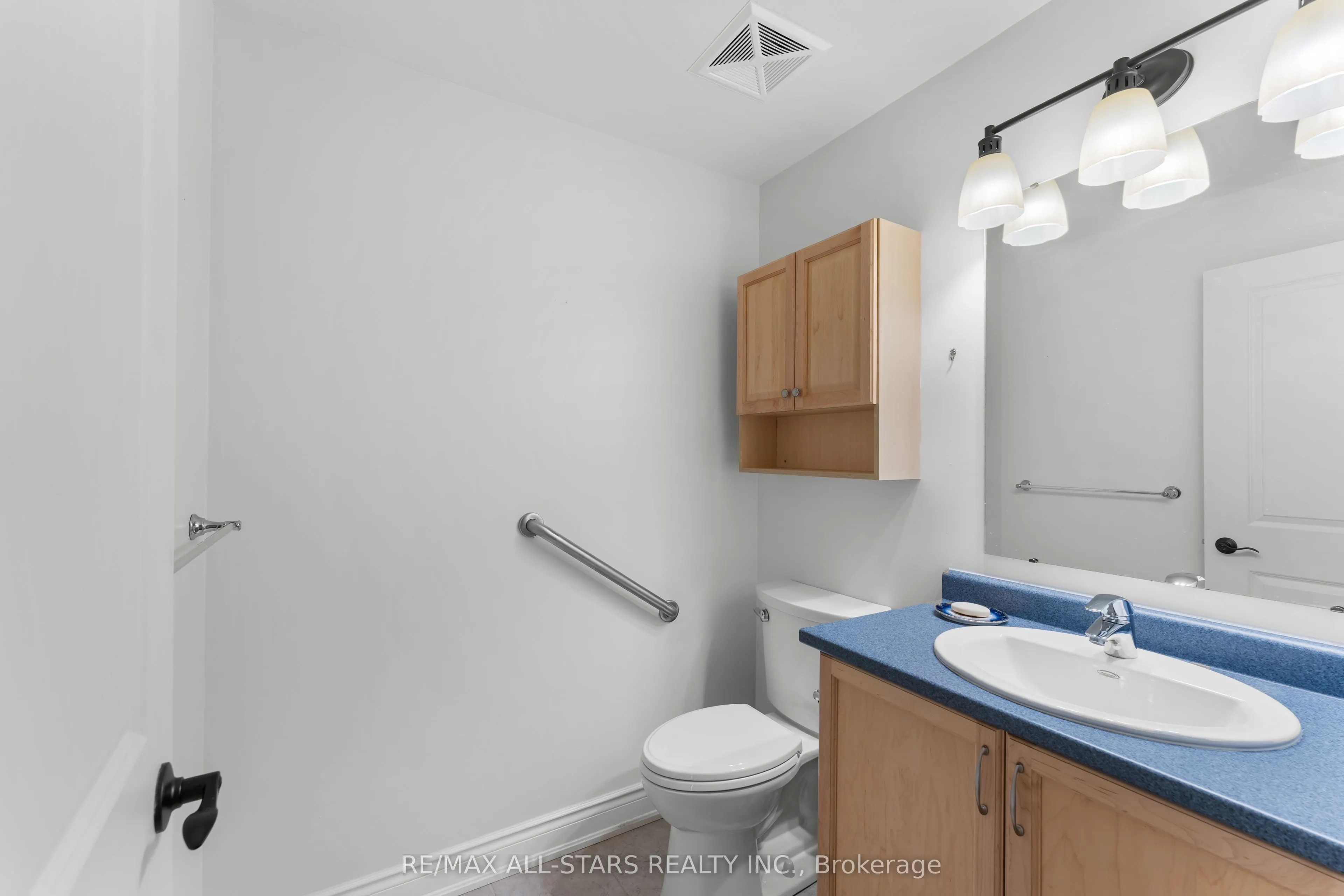 94 Francis Street W #104