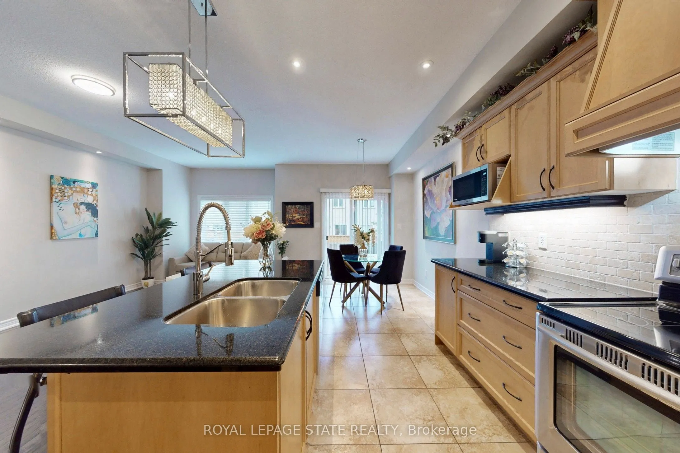 34 Forest Valley Crescent #15