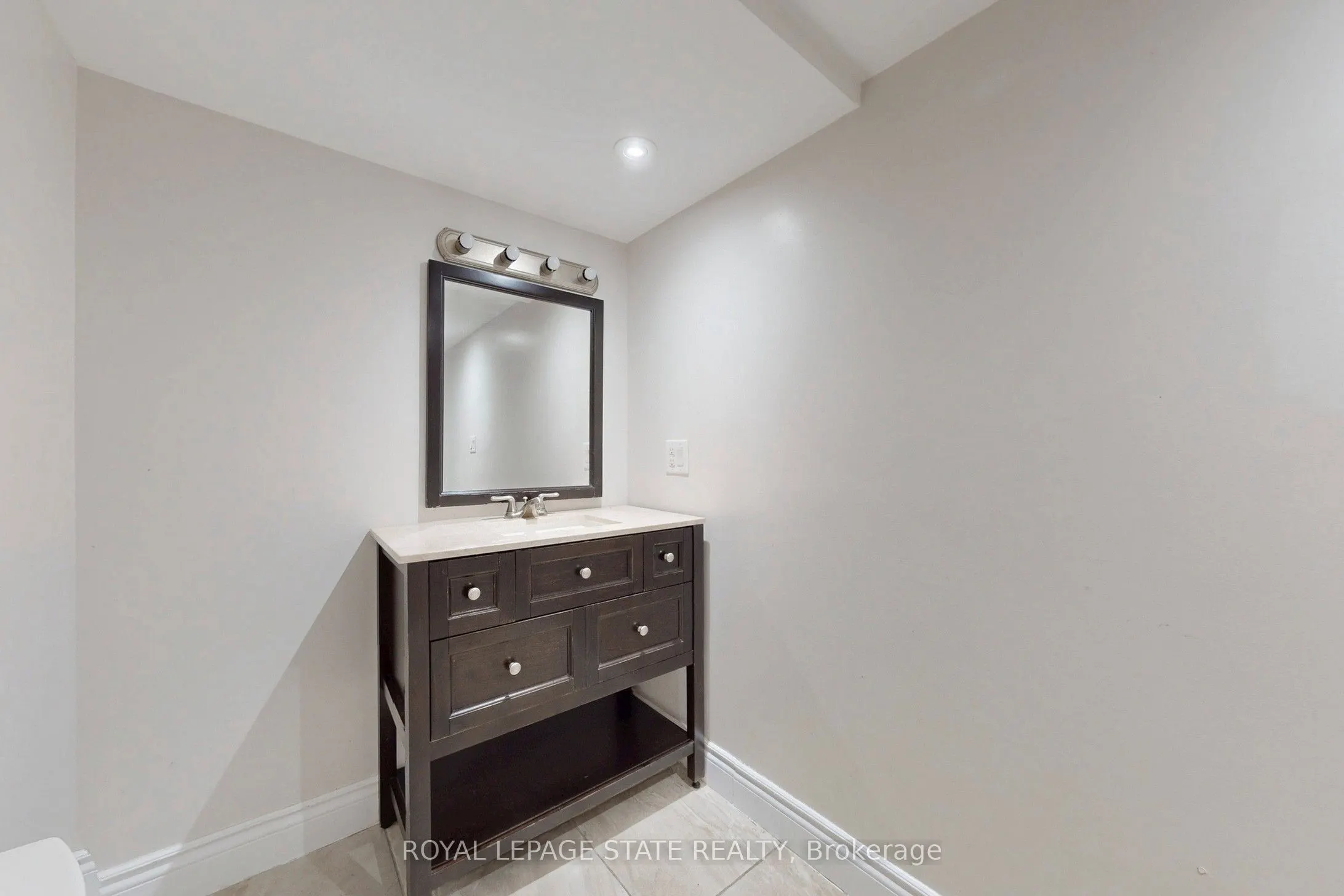 34 Forest Valley Crescent #15