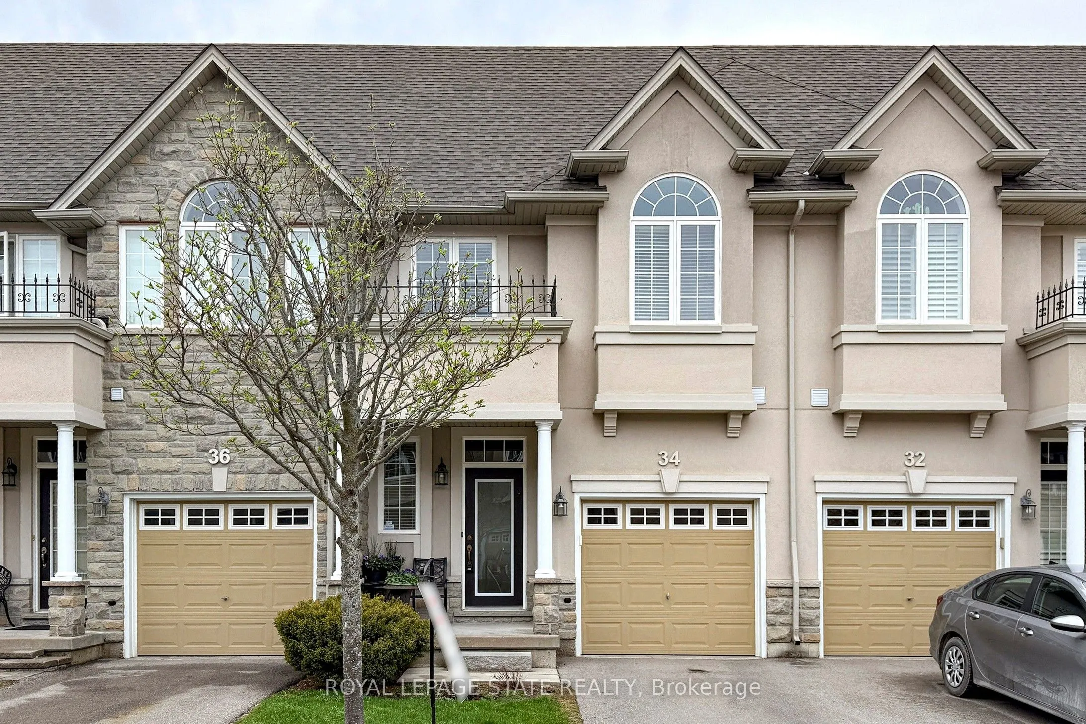 34 Forest Valley Crescent #15
