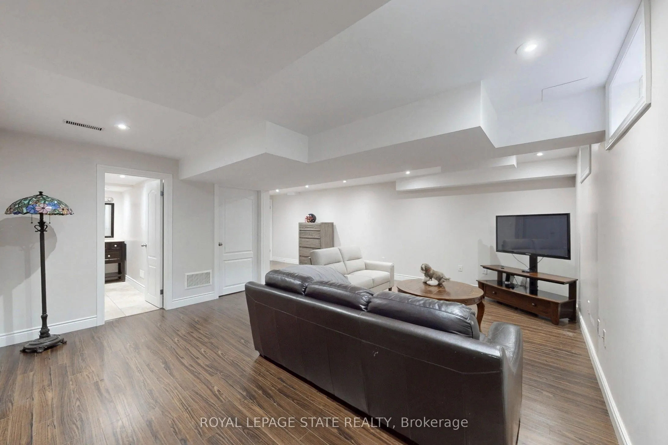 34 Forest Valley Crescent #15