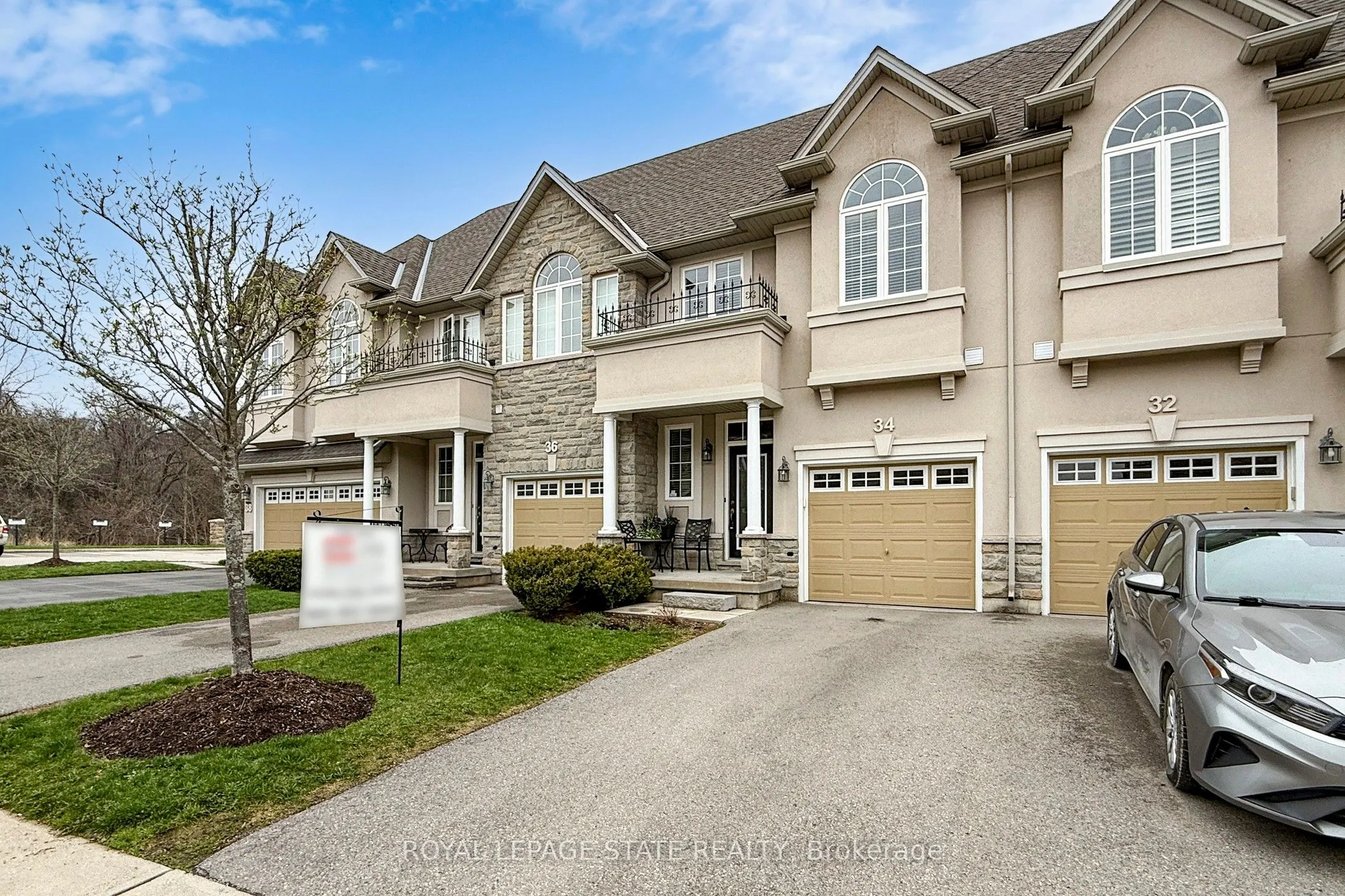 34 Forest Valley Crescent #15