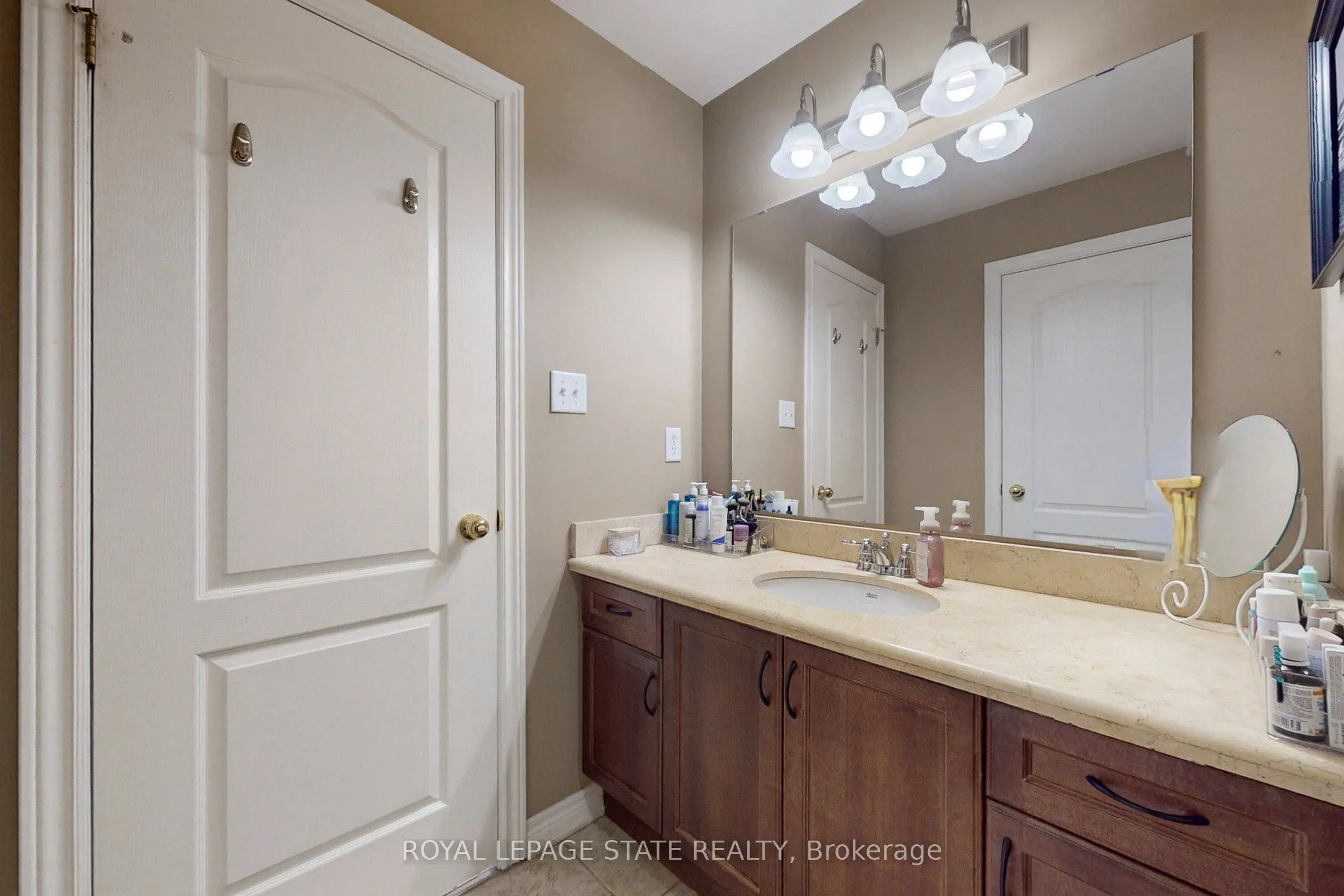 34 Forest Valley Crescent #15