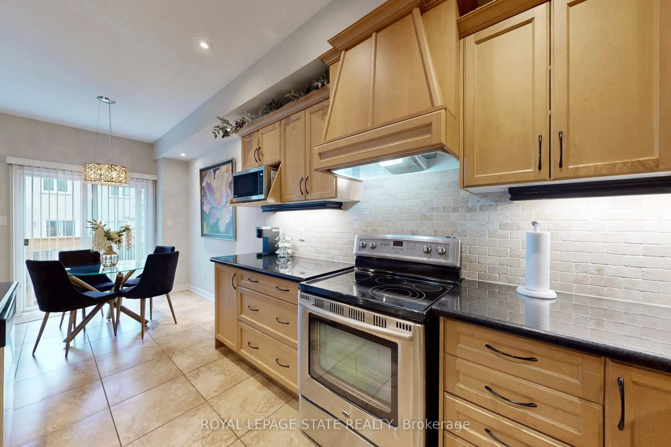 34 Forest Valley Crescent #15