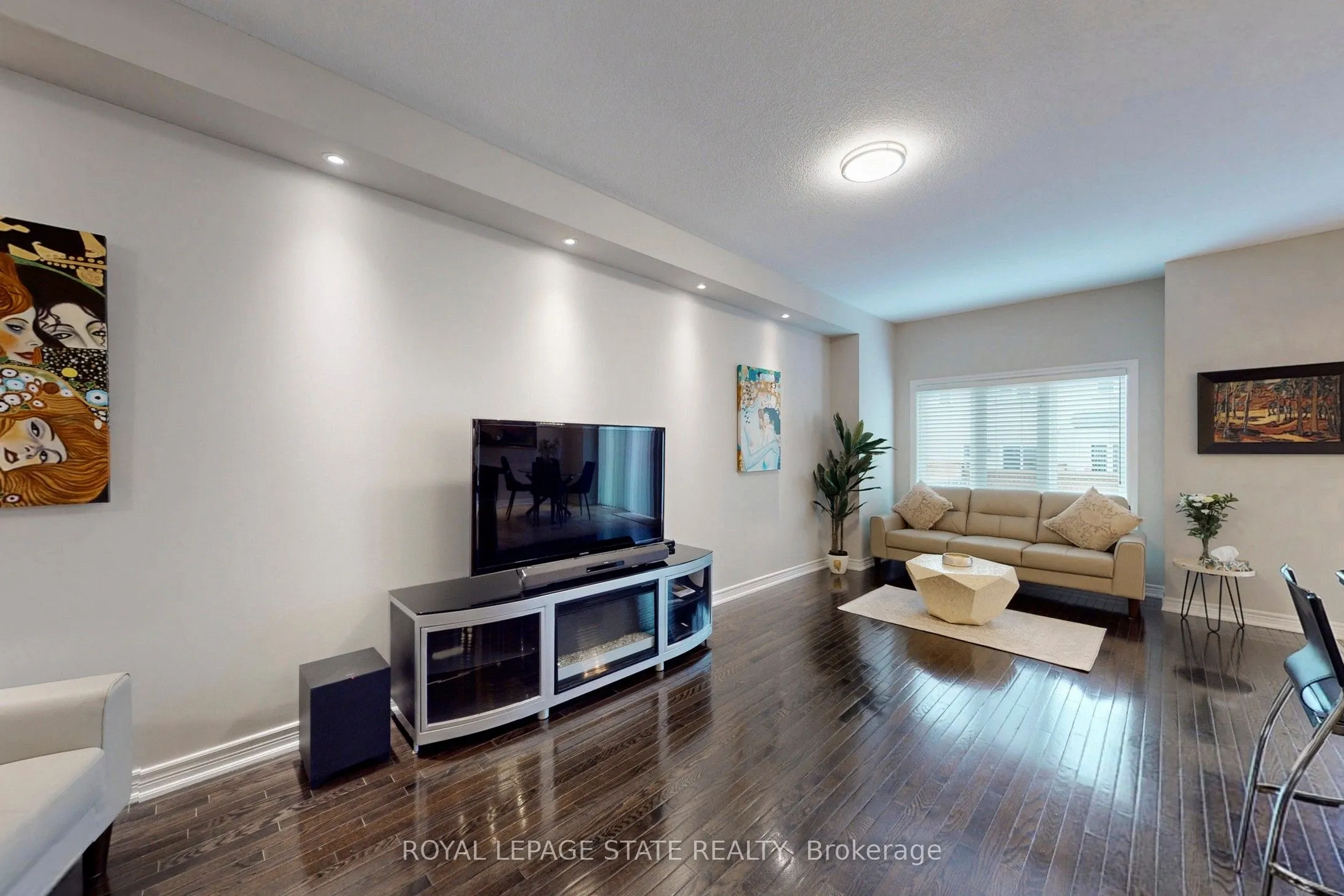 34 Forest Valley Crescent #15