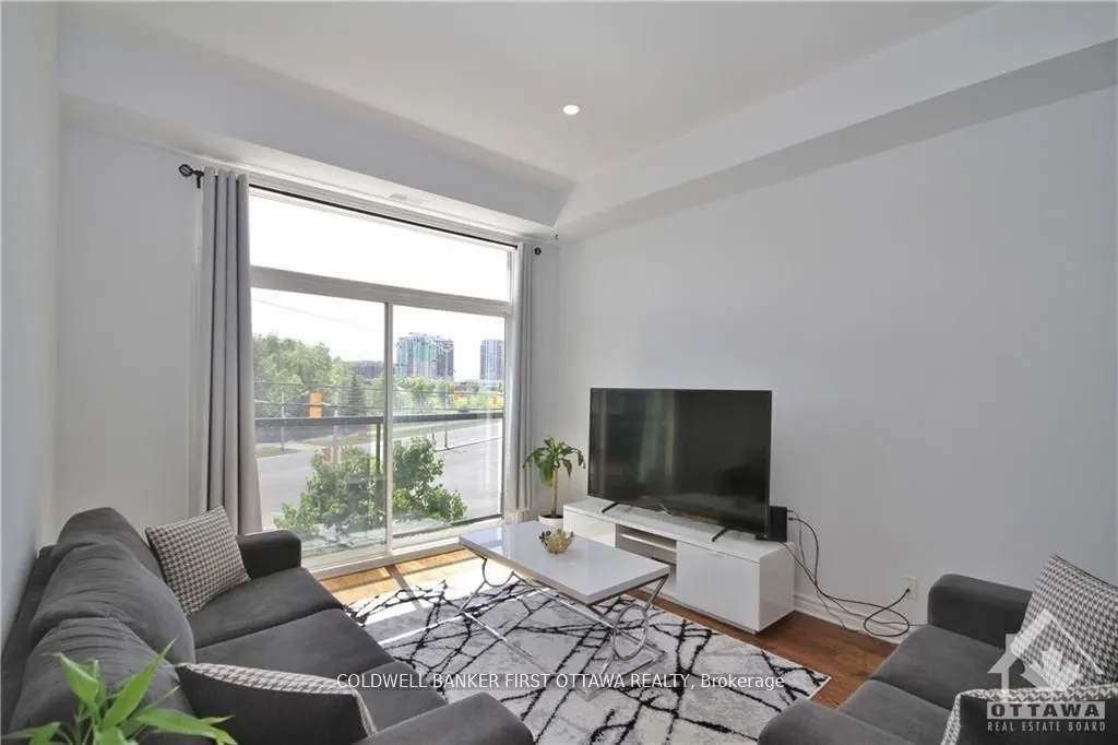 500 CLARIDGE Drive #205