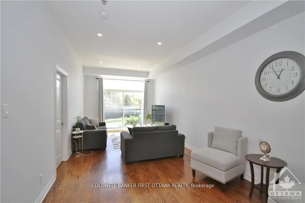 500 CLARIDGE Drive #205