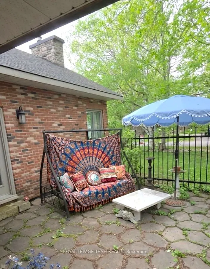 33 Rutherford Crescent