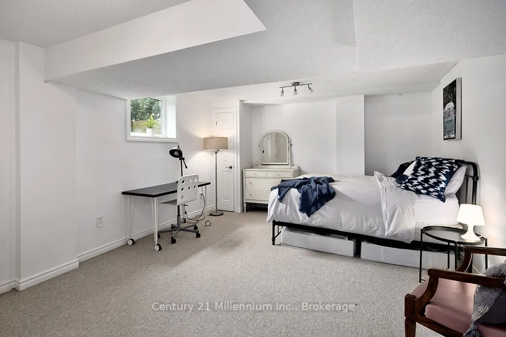 110 Napier Street W #28