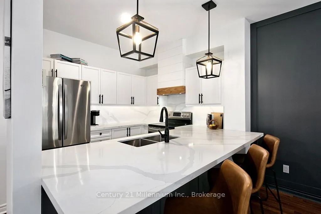 110 Napier Street W #28