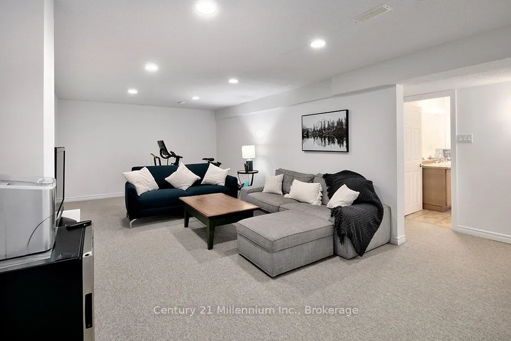 110 Napier Street W #28