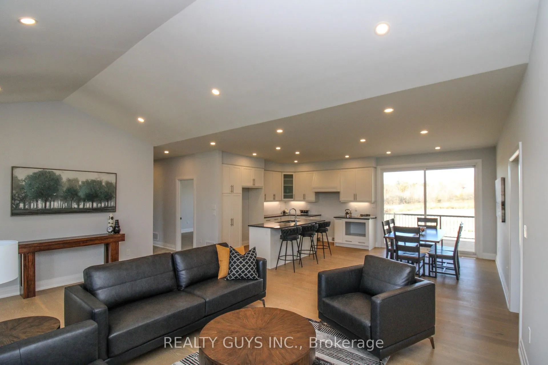 2418 GWENDOLYN Court