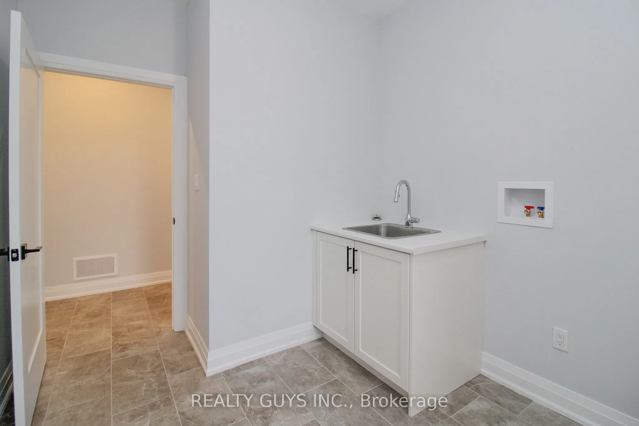 2418 GWENDOLYN Court