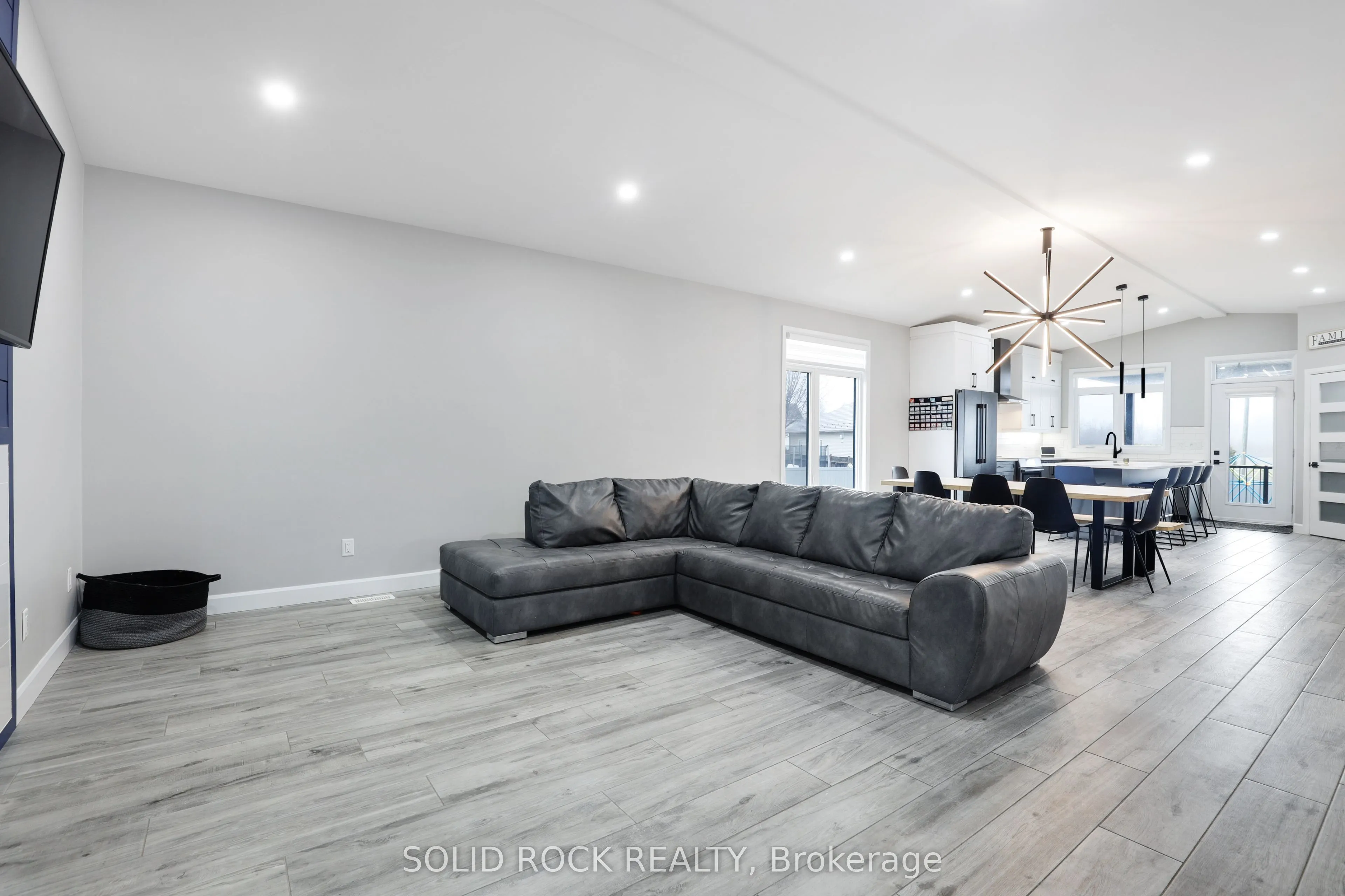 216 Filion Street