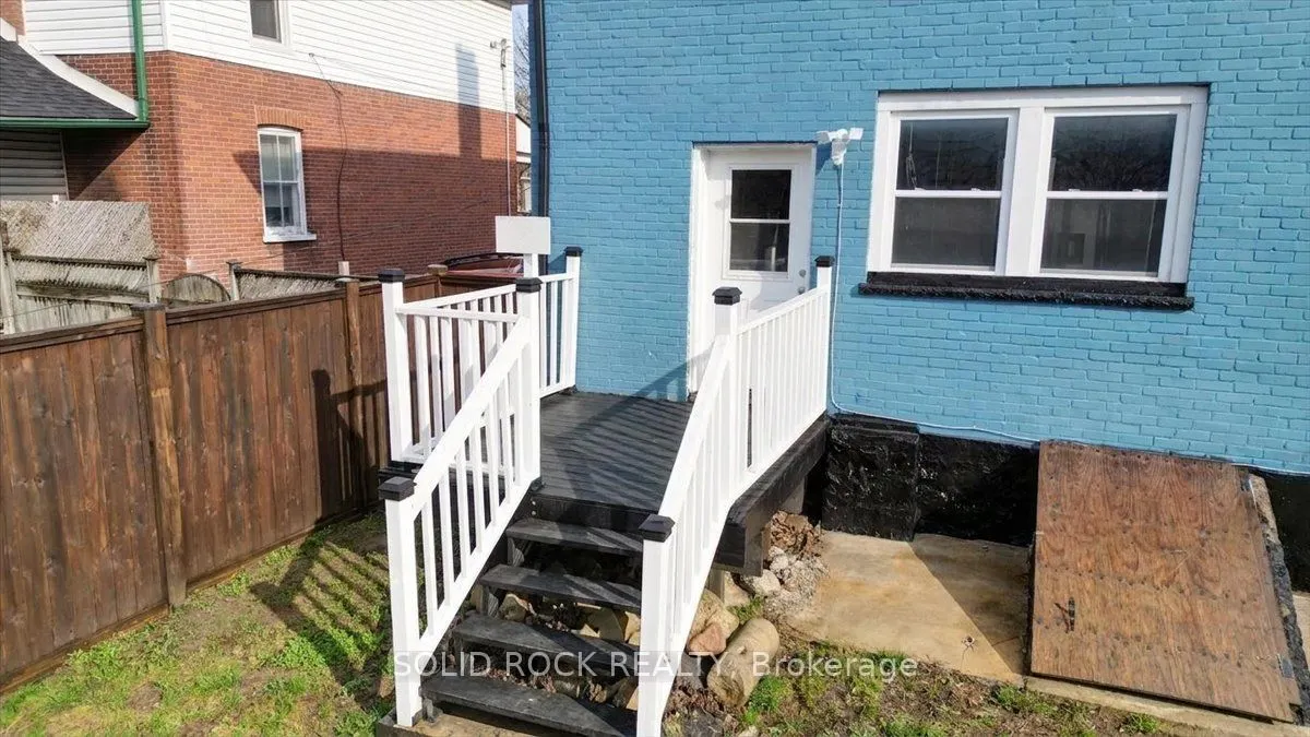 513 Romaine Street