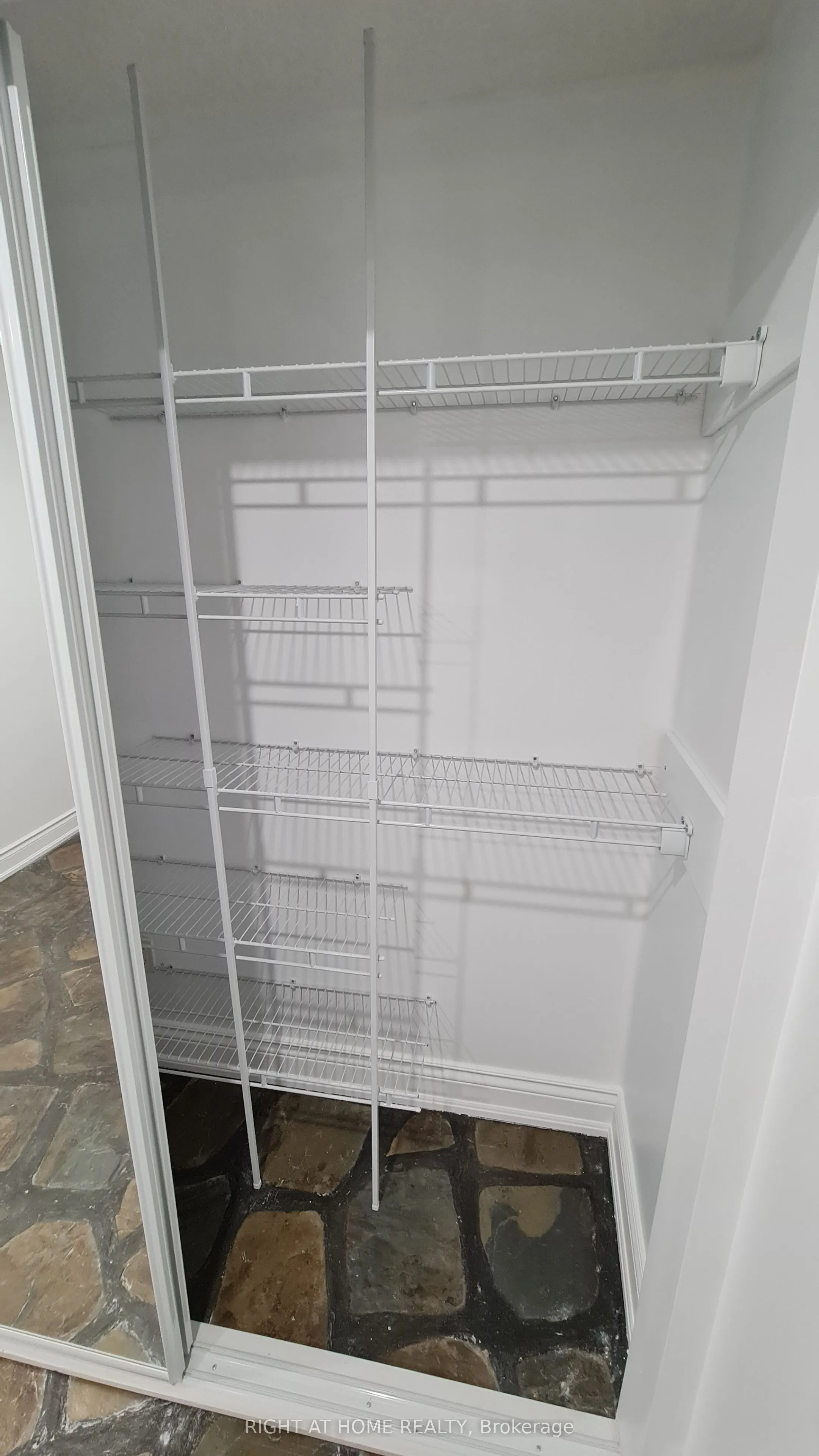 172 Lena Crescent #2