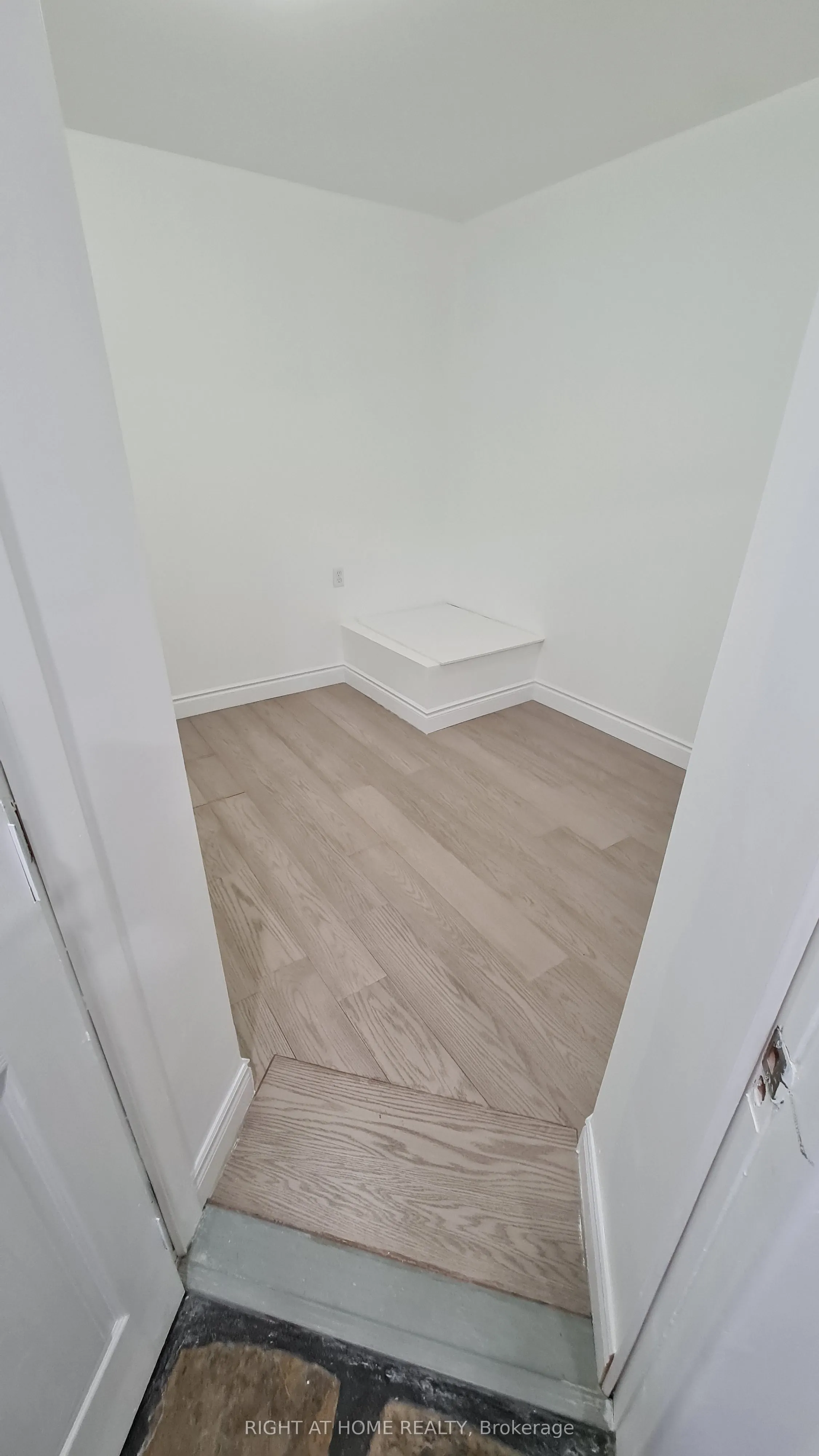172 Lena Crescent #2