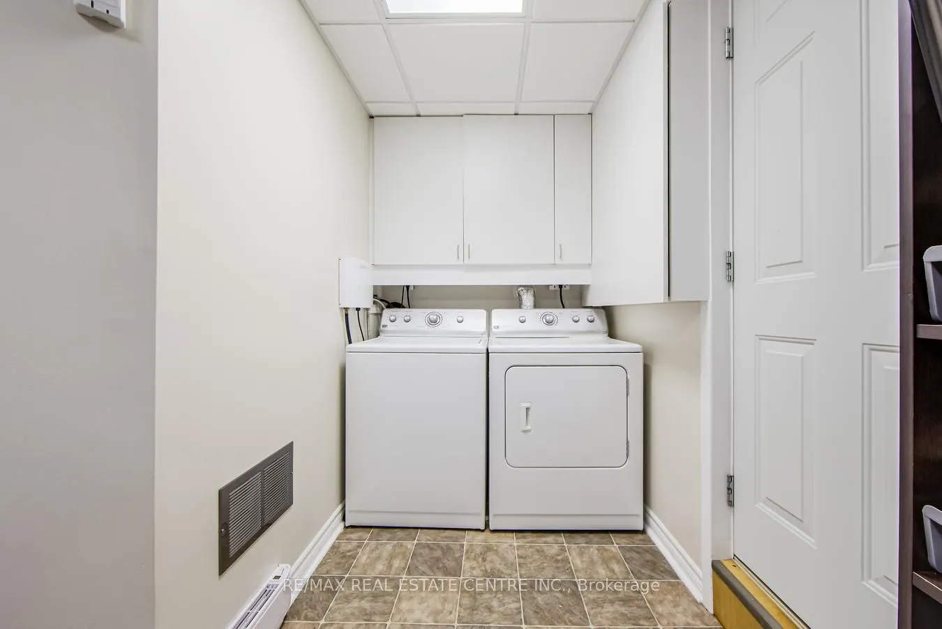 9438 Wellington Rd 42 Road