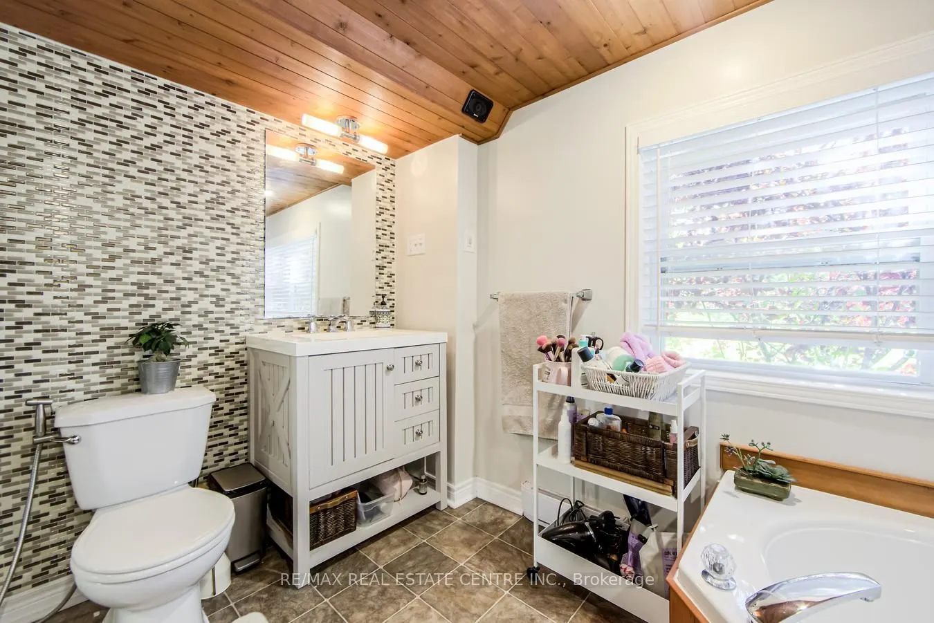 9438 Wellington Rd 42 Road