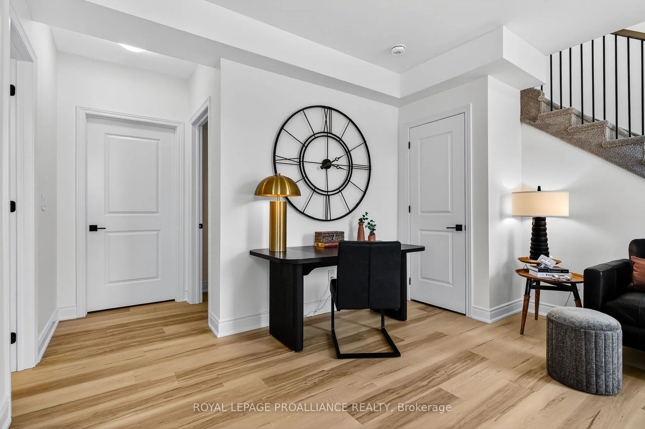 914 Kerr Street W