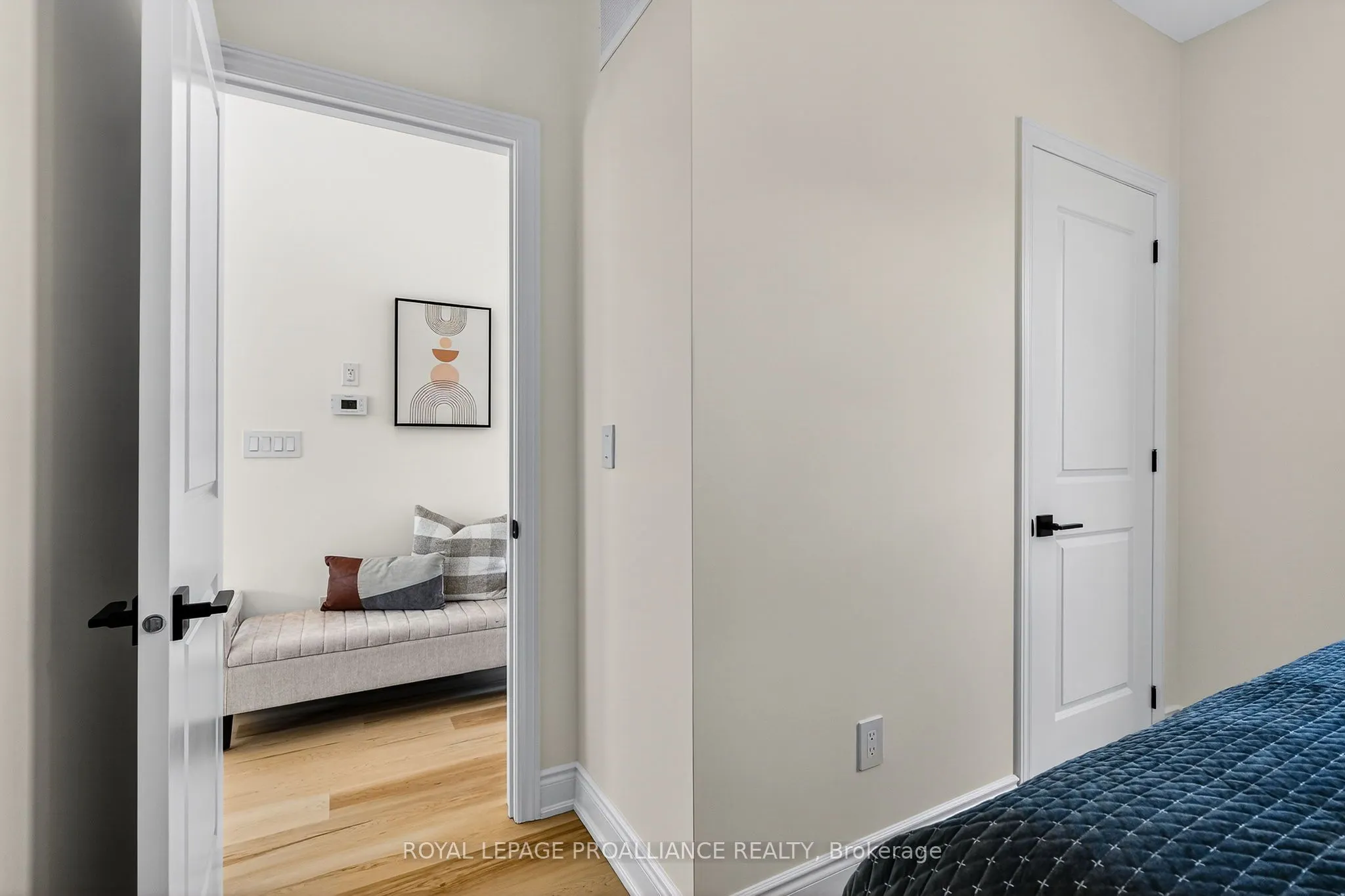 914 Kerr Street W