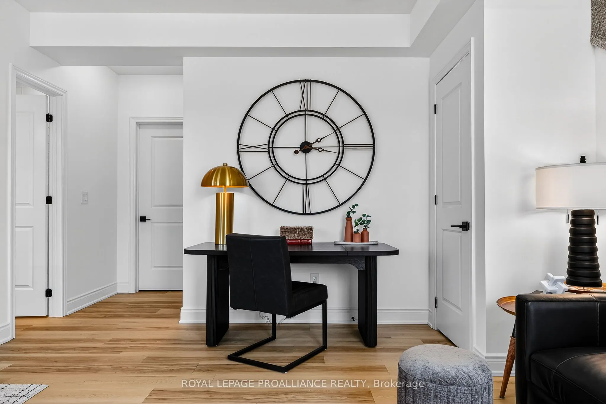 914 Kerr Street W