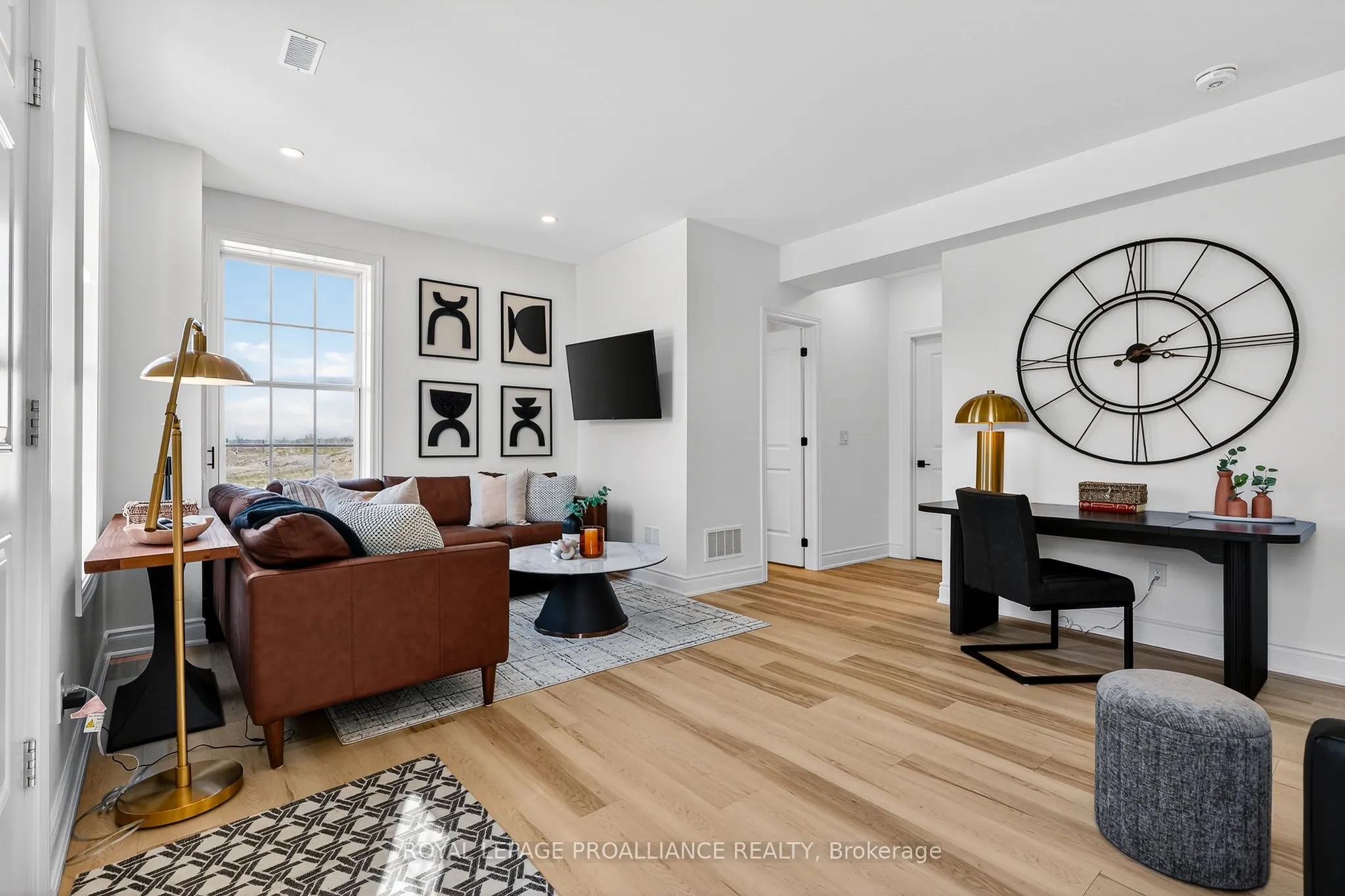 914 Kerr Street W