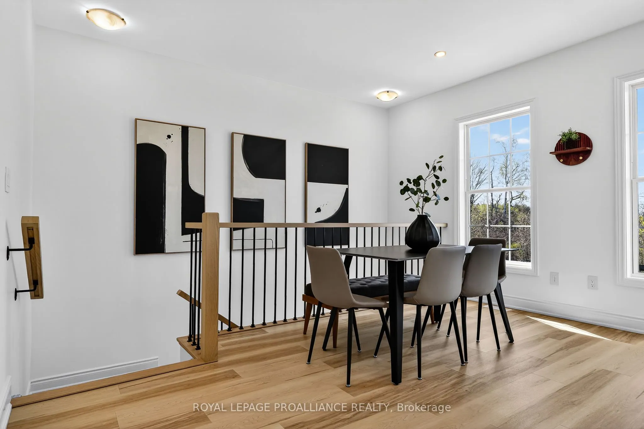 914 Kerr Street W