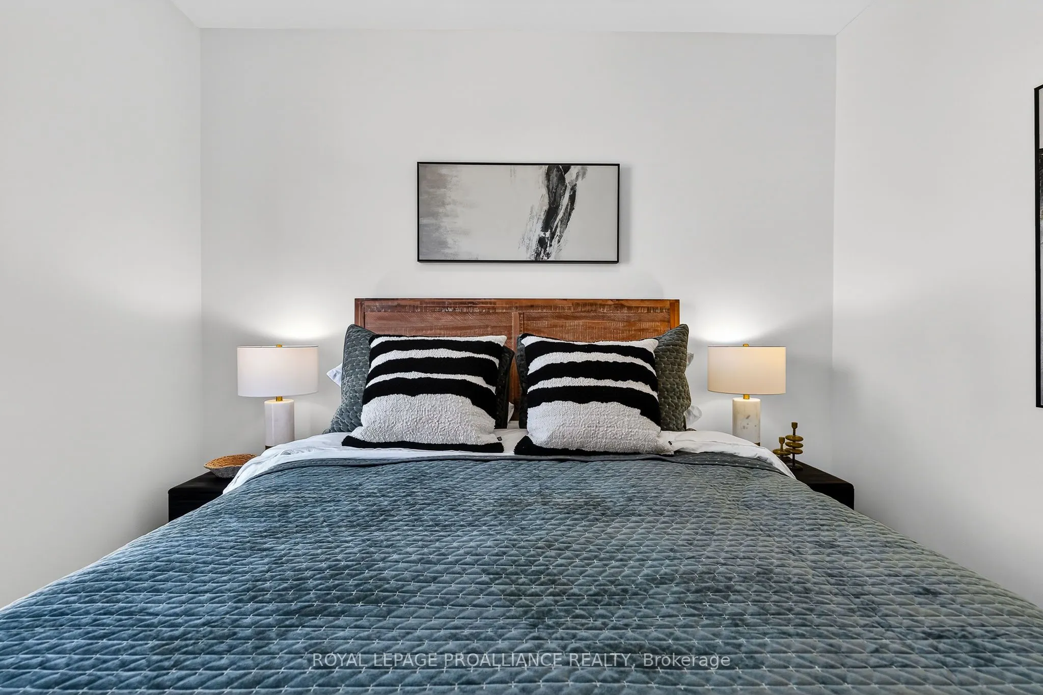 914 Kerr Street W