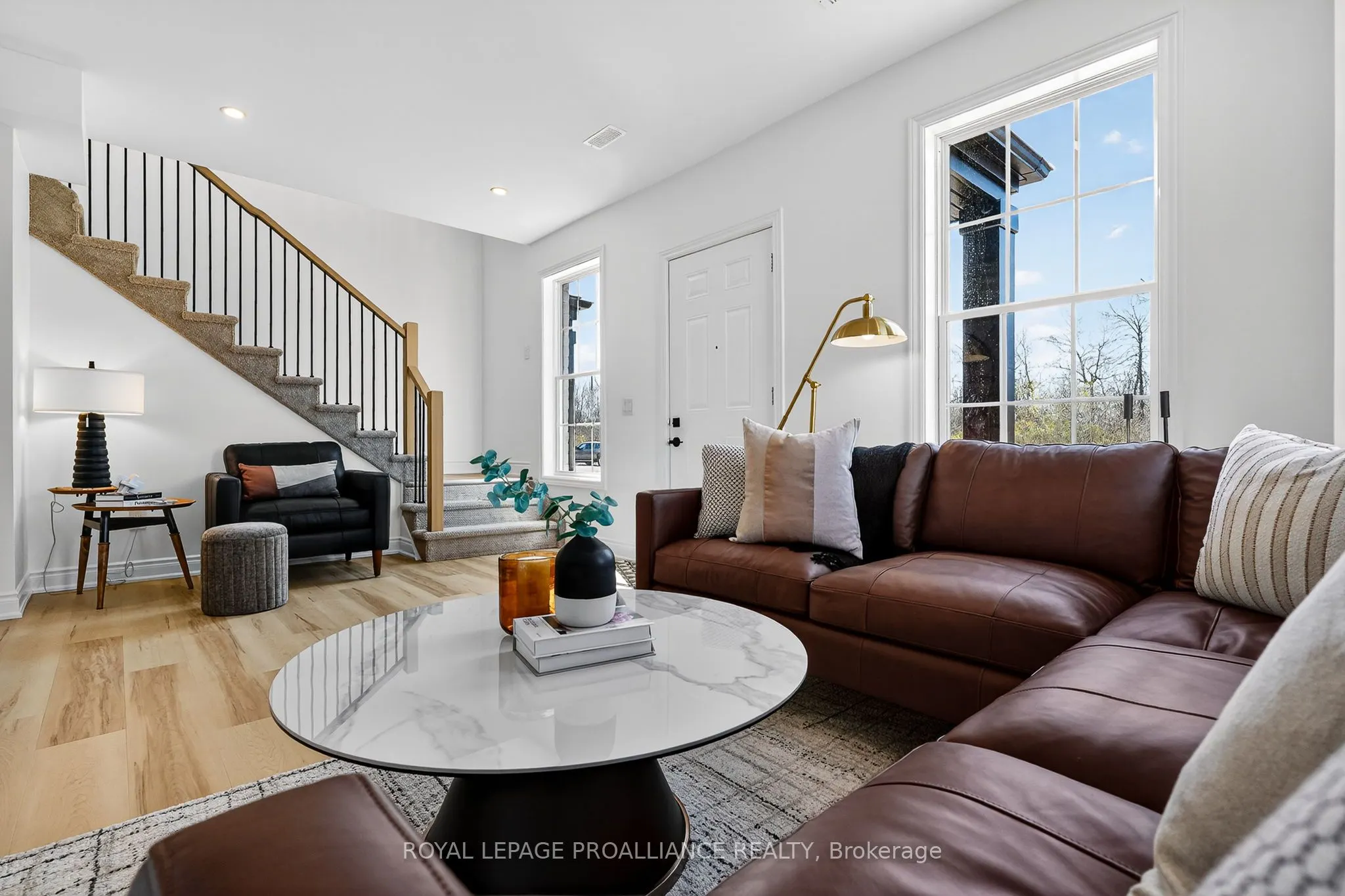 914 Kerr Street W