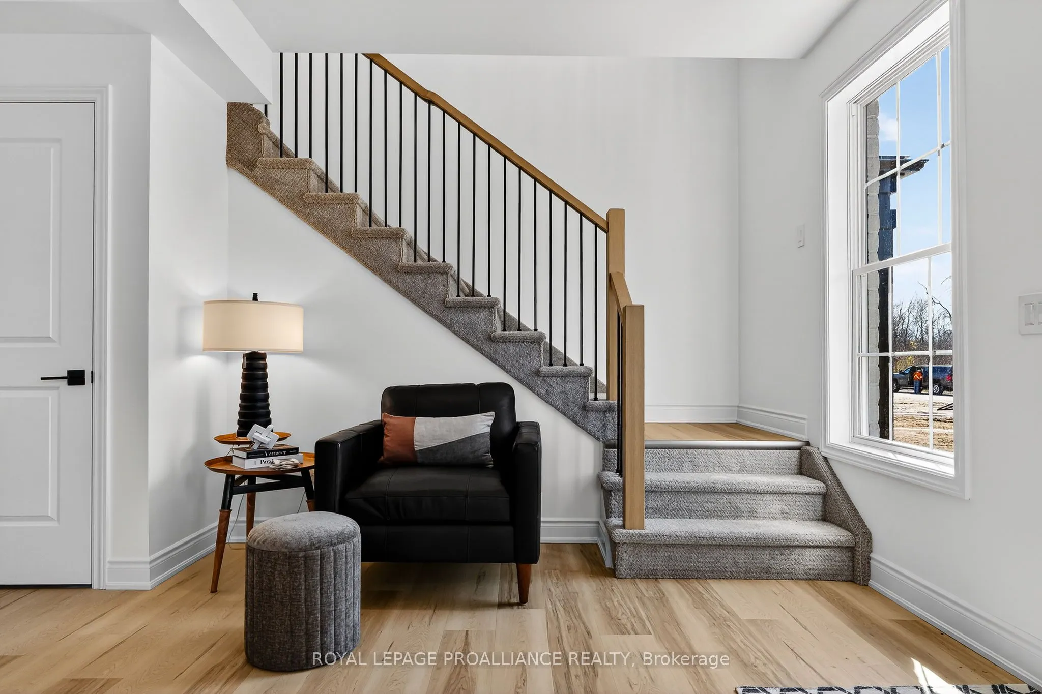 914 Kerr Street W