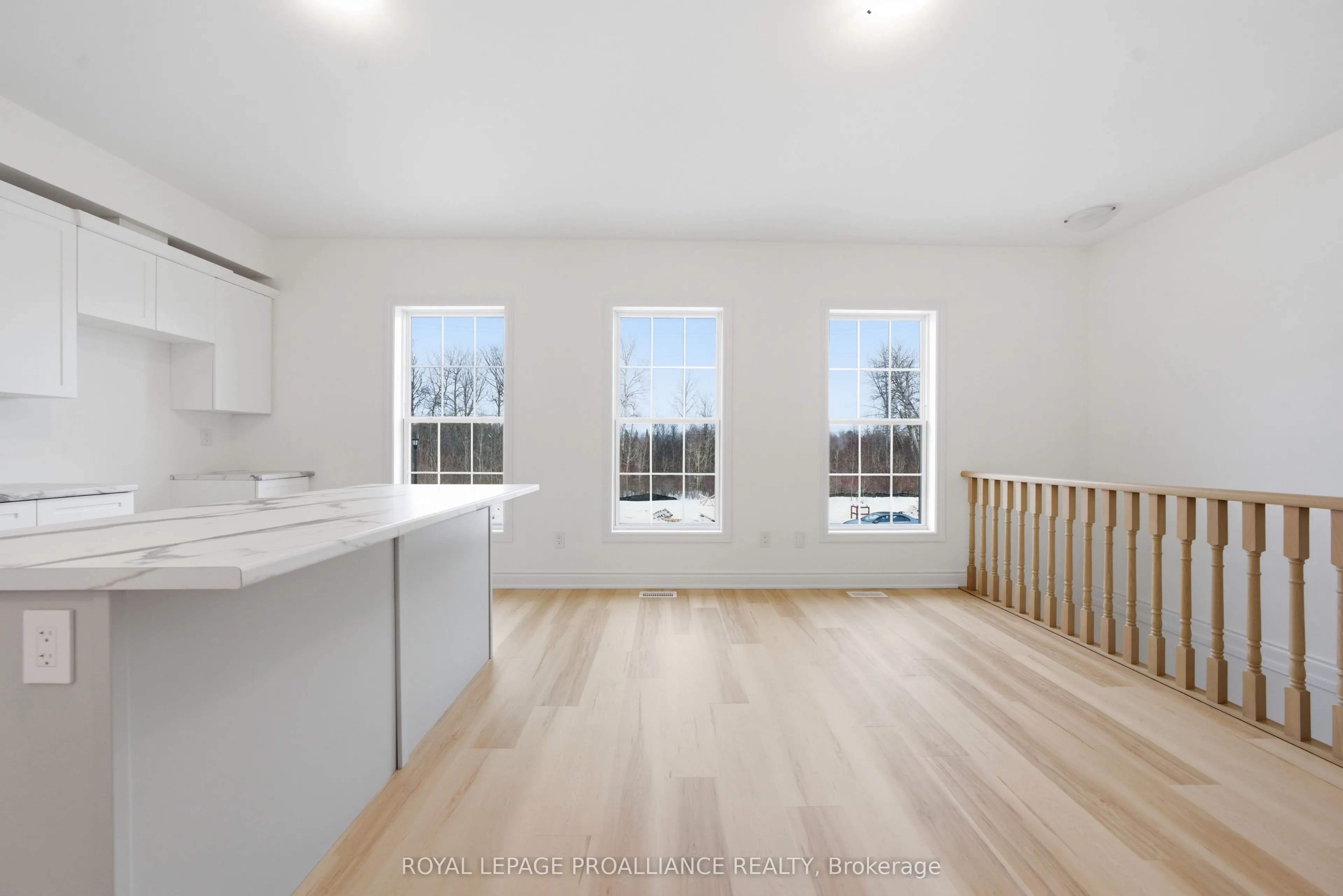 922 Kerr Street W