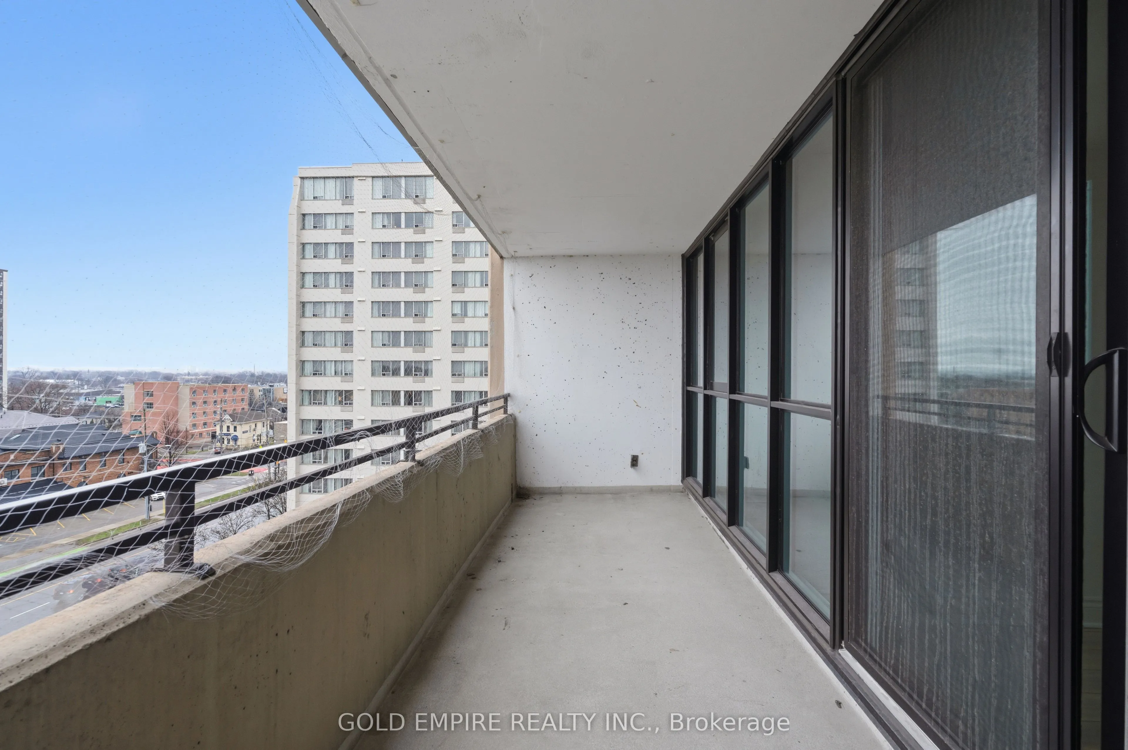 389 Dundas Street #701