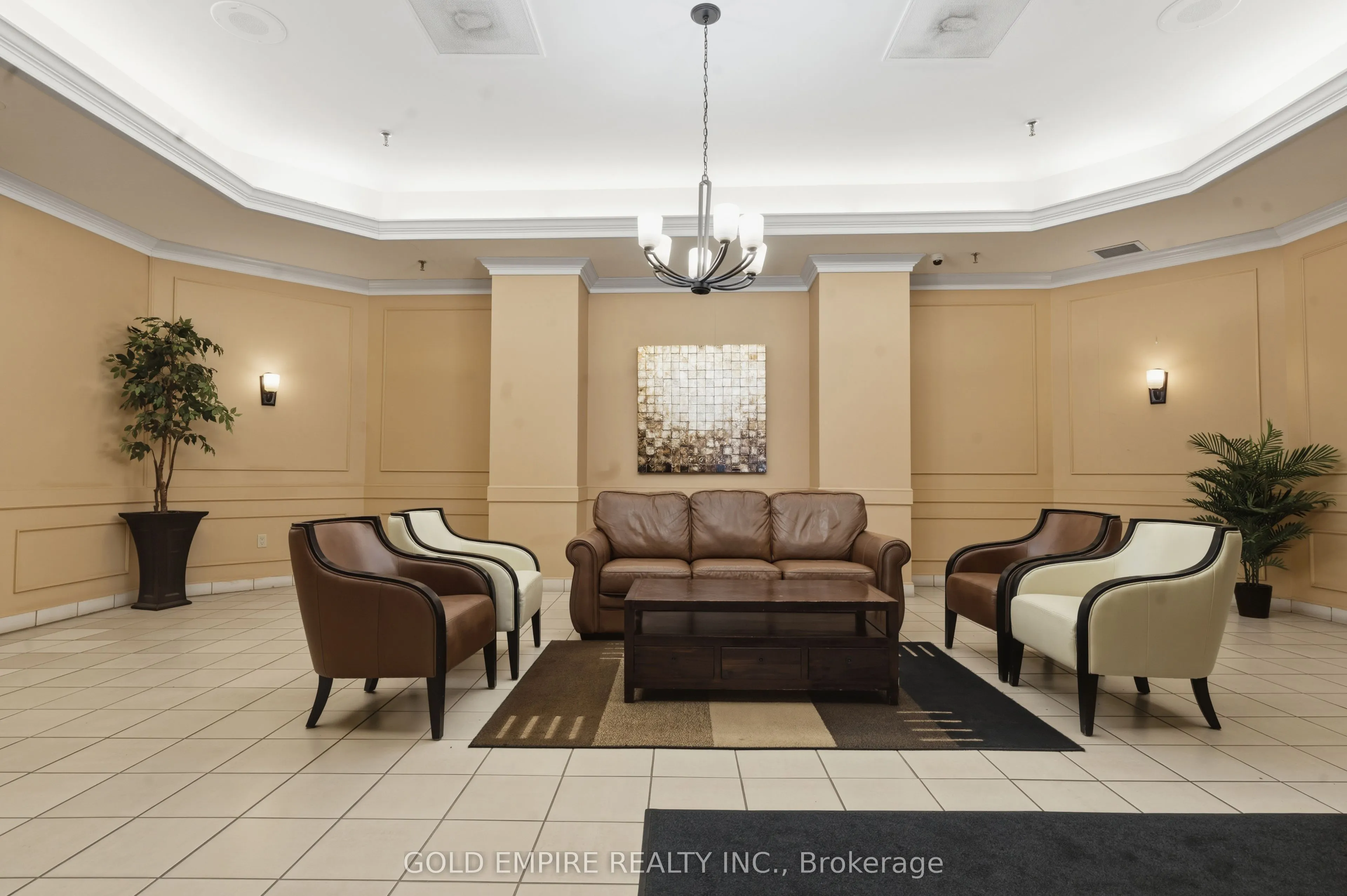 389 Dundas Street #701