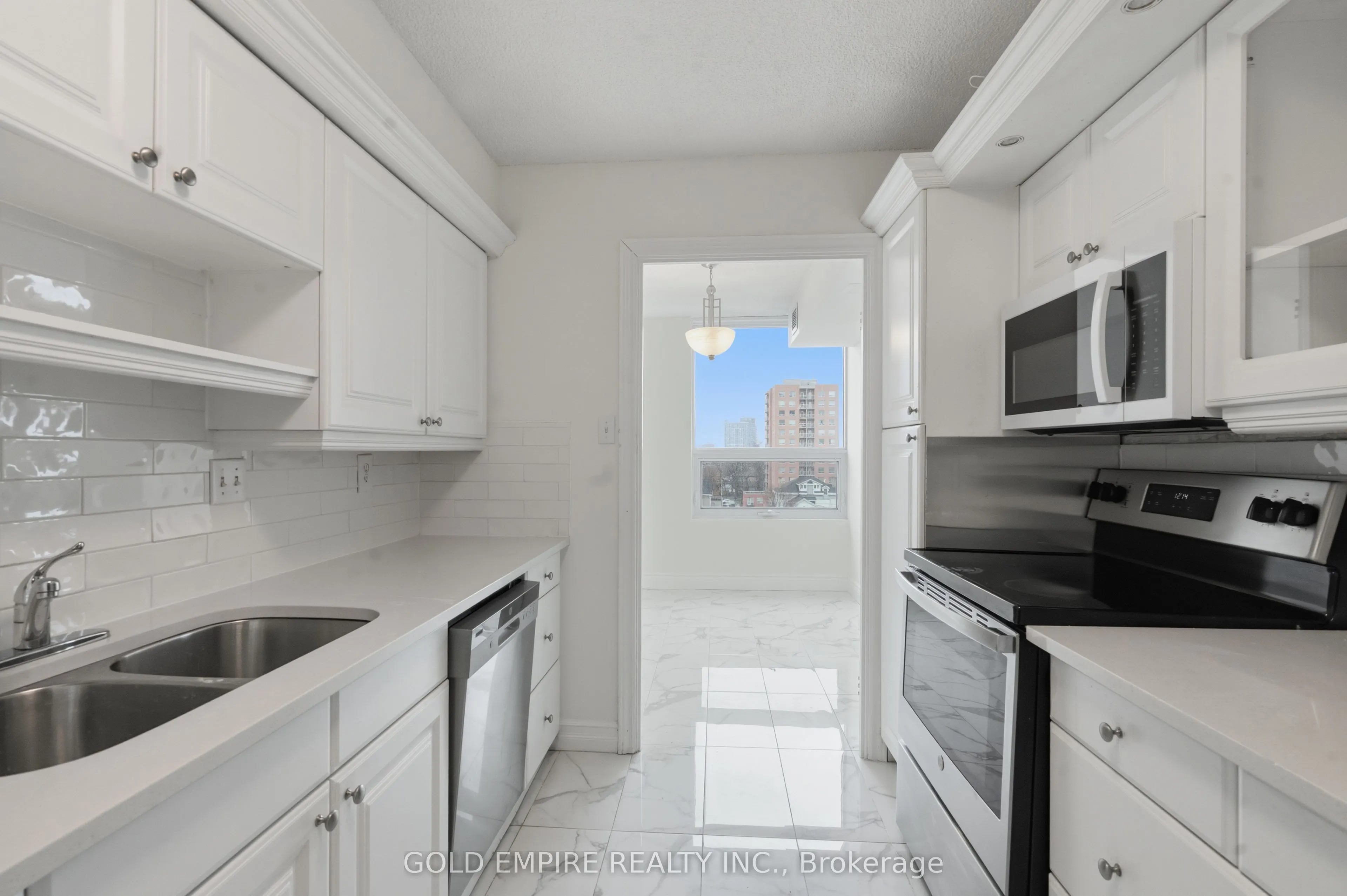 389 Dundas Street #701