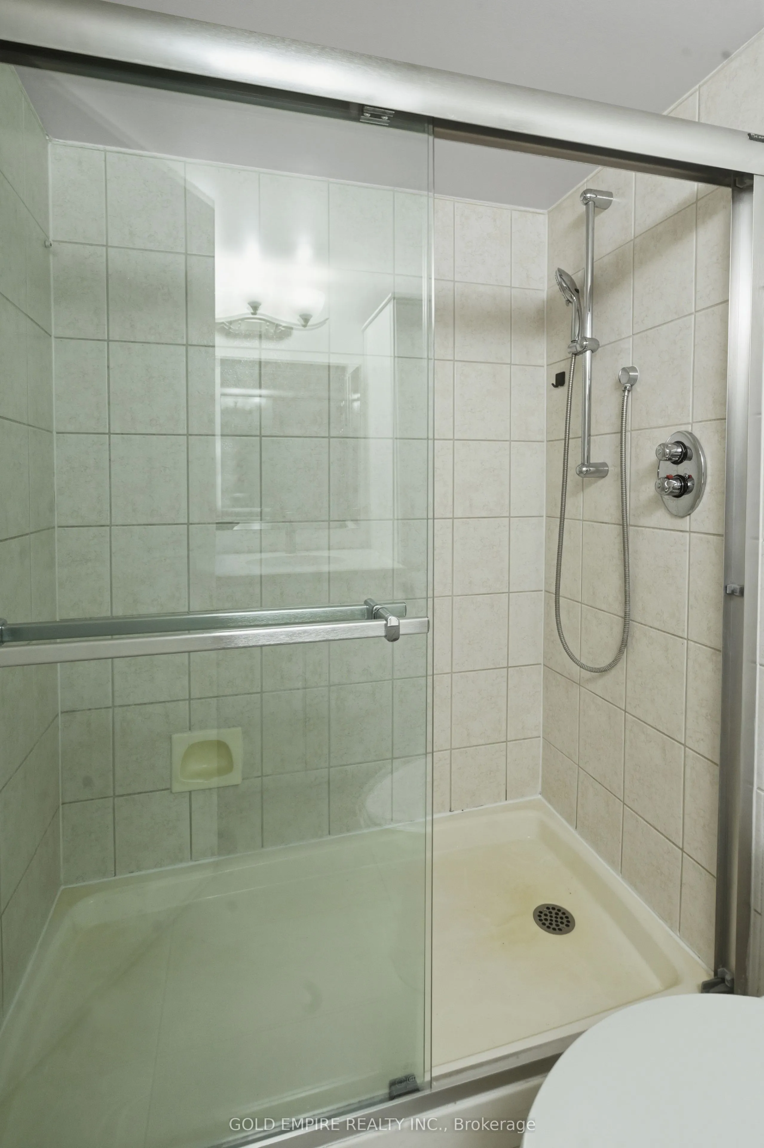 389 Dundas Street #701