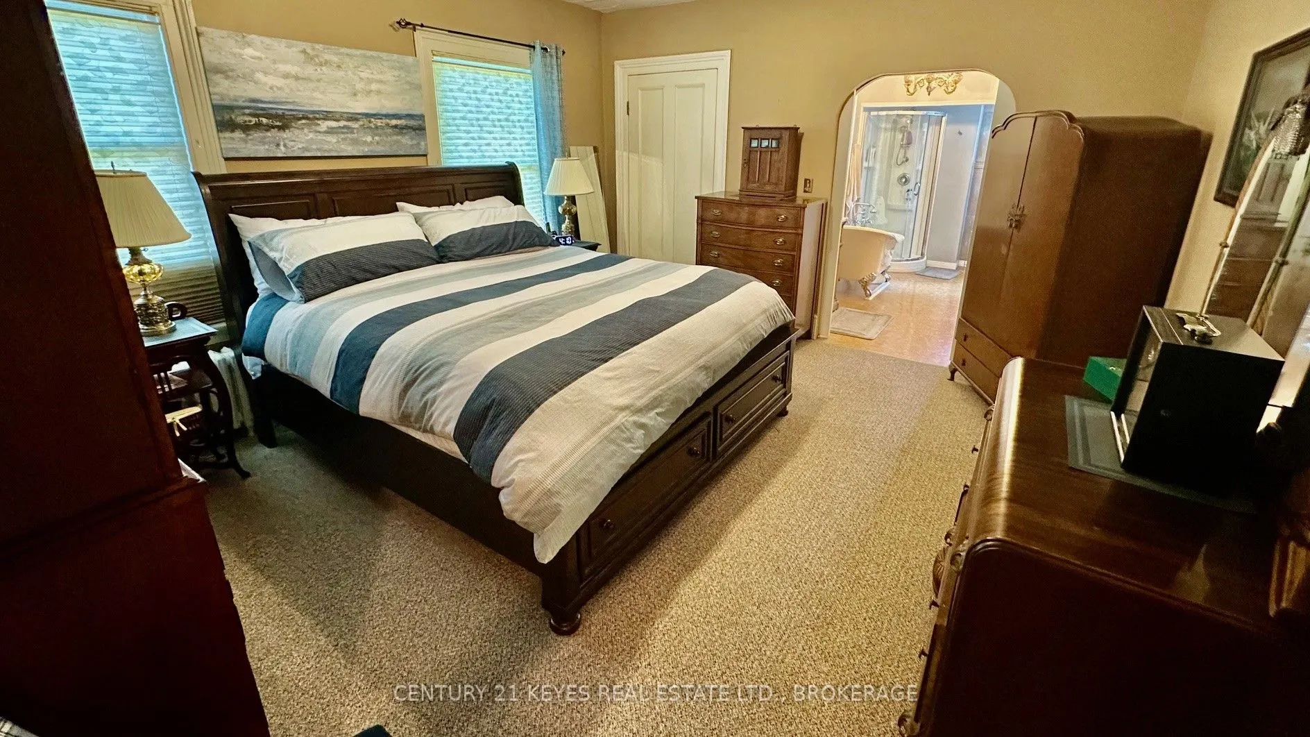 223 King Street W
