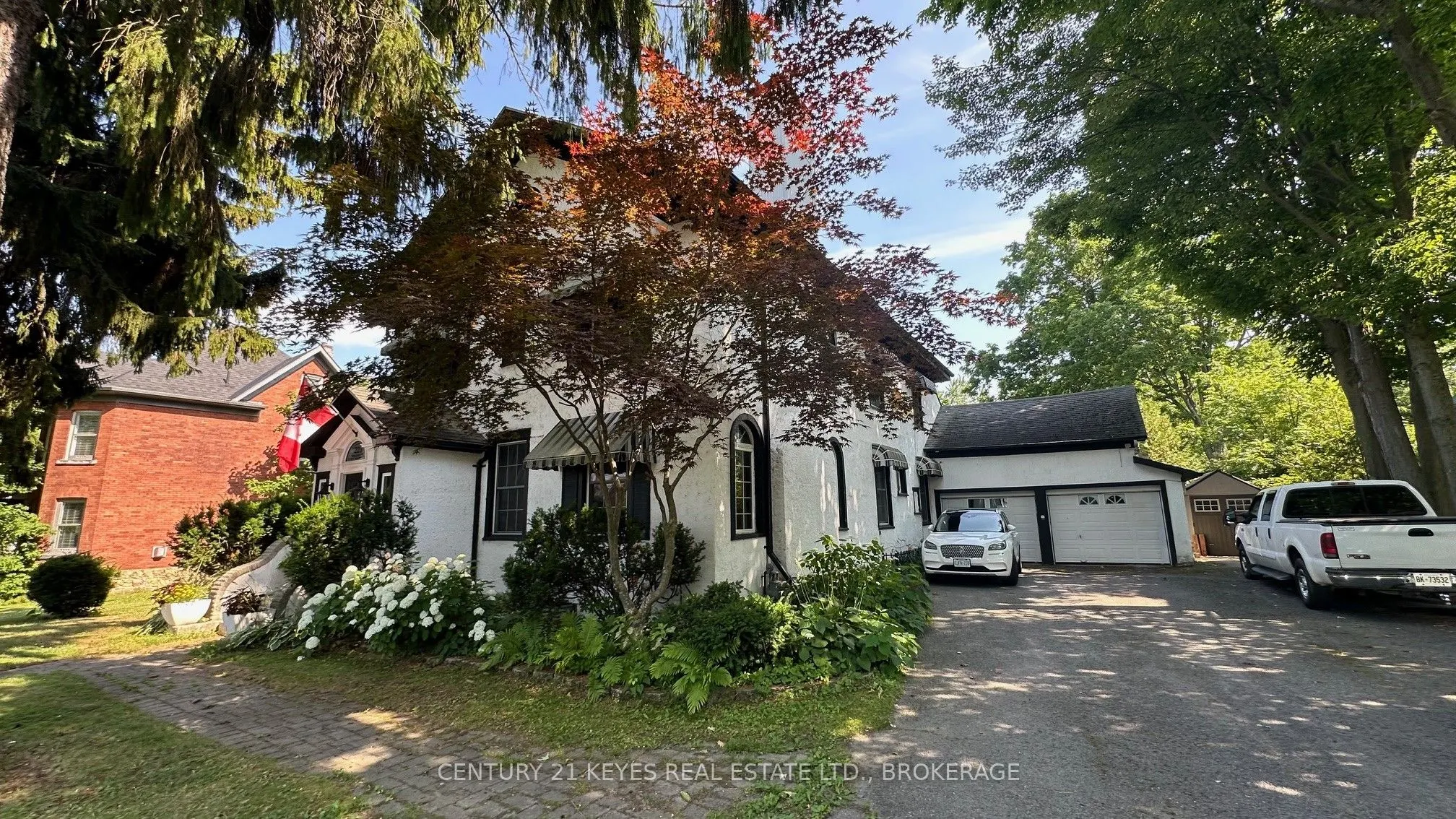 223 King Street W
