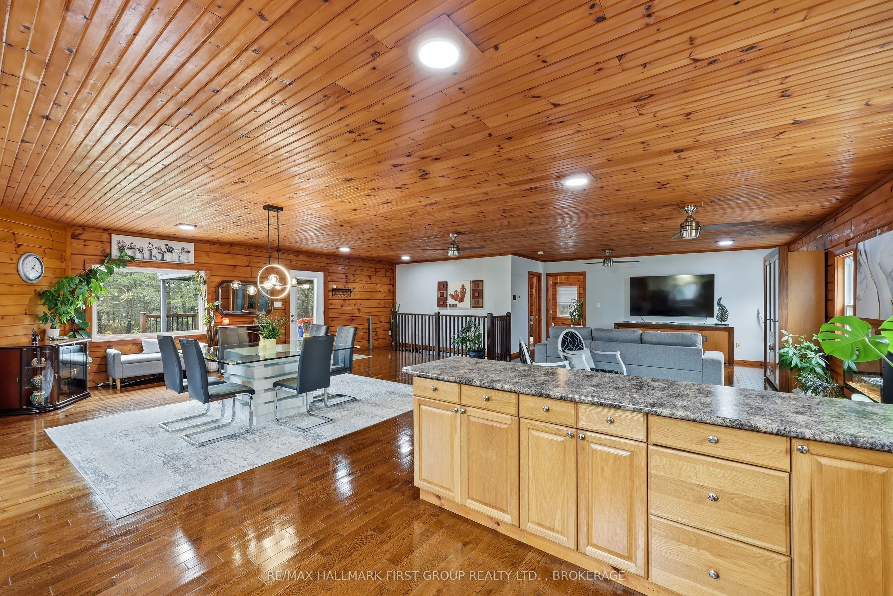 2723 Desert Lake Road