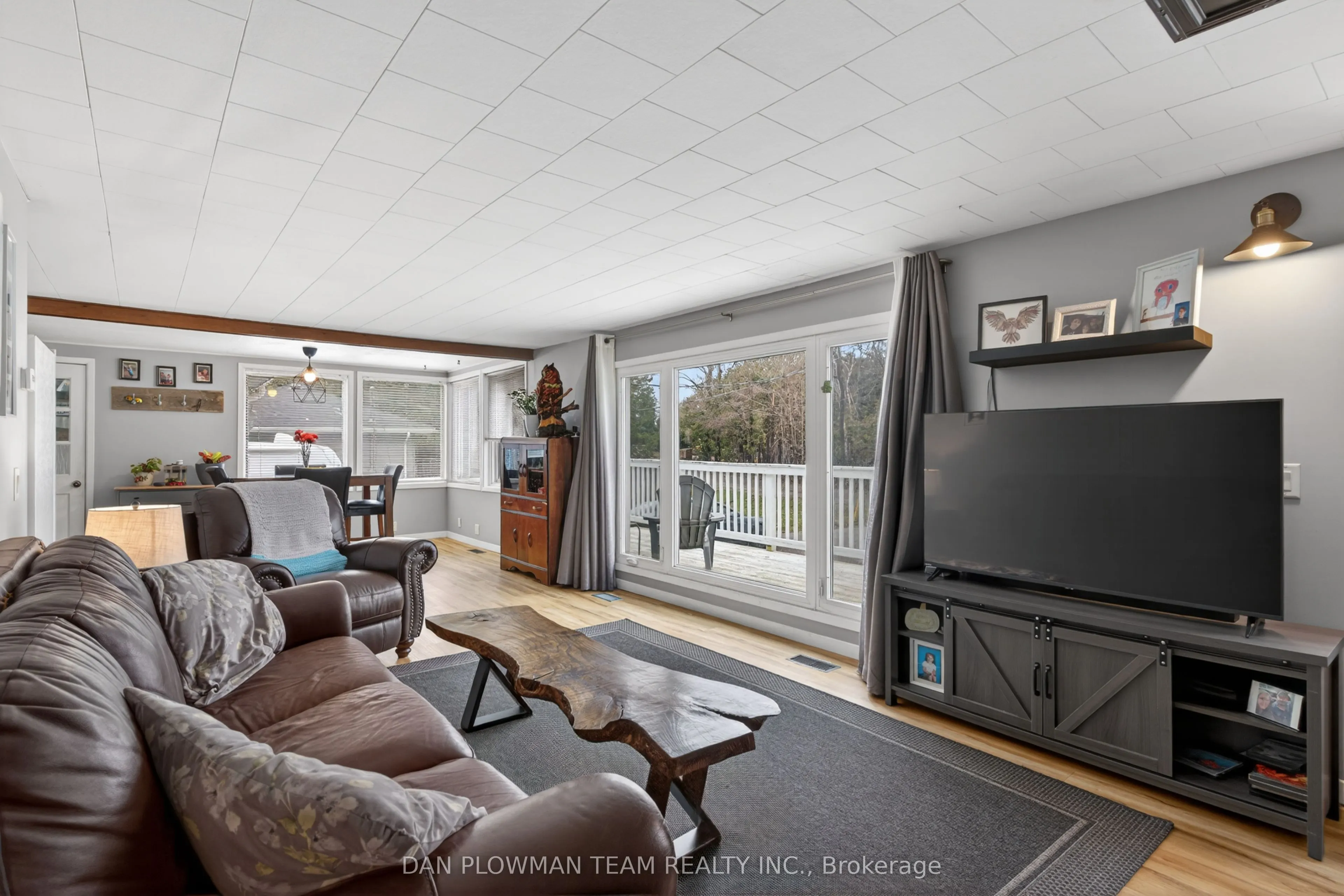 1545 Westview Crescent