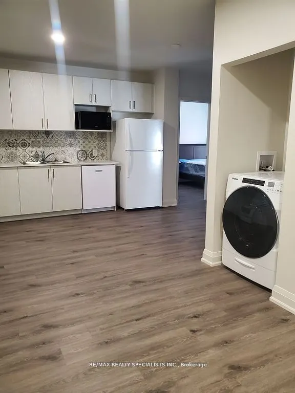 307 King Street E #206