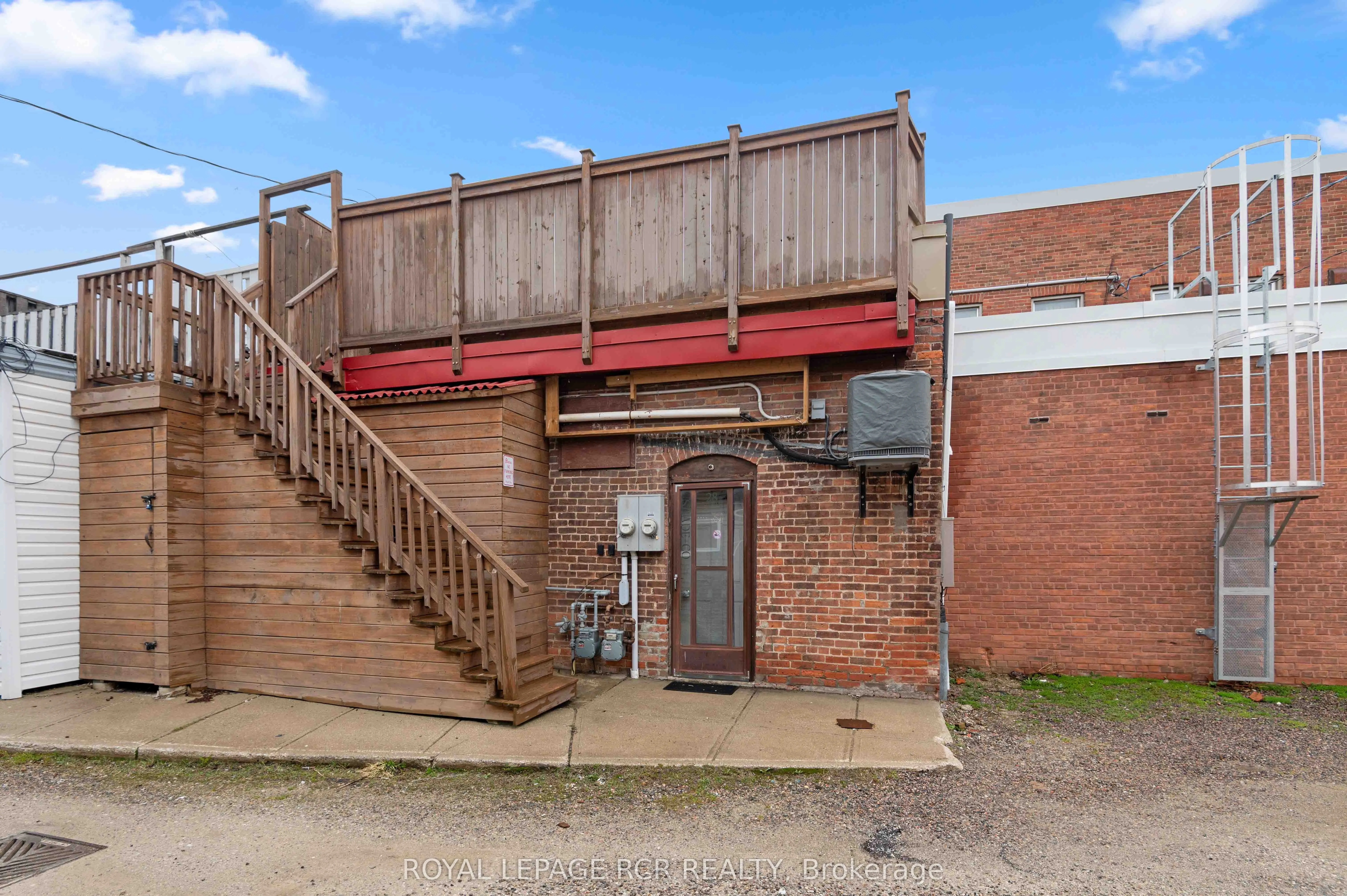 28 SYKES Street N