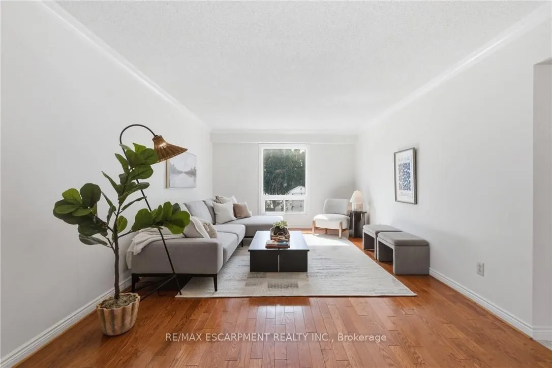 12 Sumner Crescent